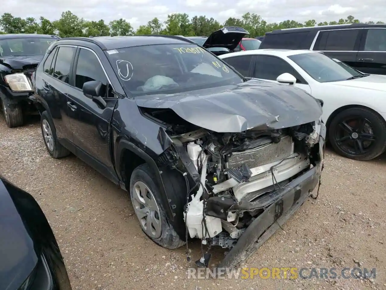 1 Photograph of a damaged car 2T3H1RFV3MC104430 TOYOTA RAV4 2021