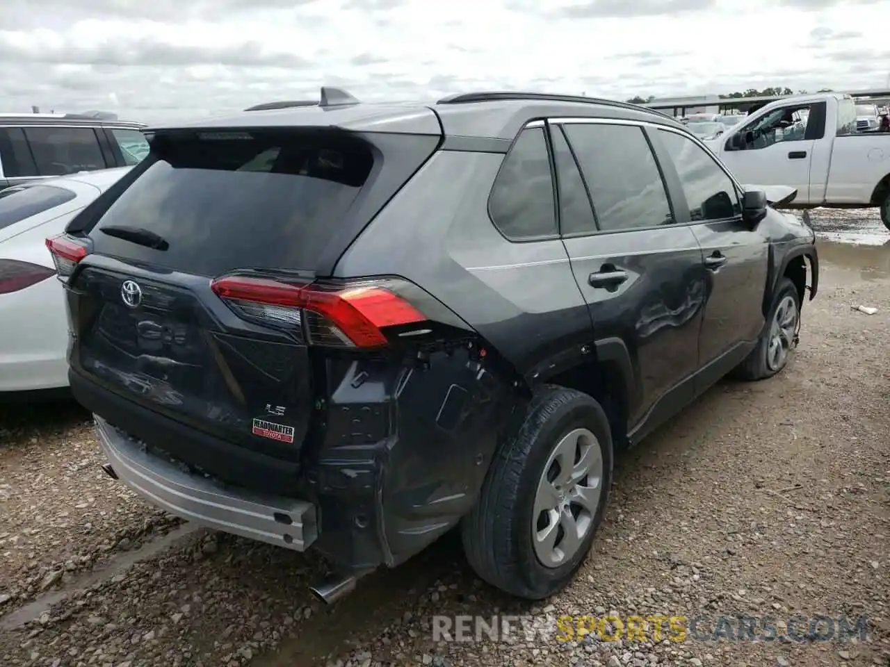 4 Photograph of a damaged car 2T3H1RFV3MC104430 TOYOTA RAV4 2021