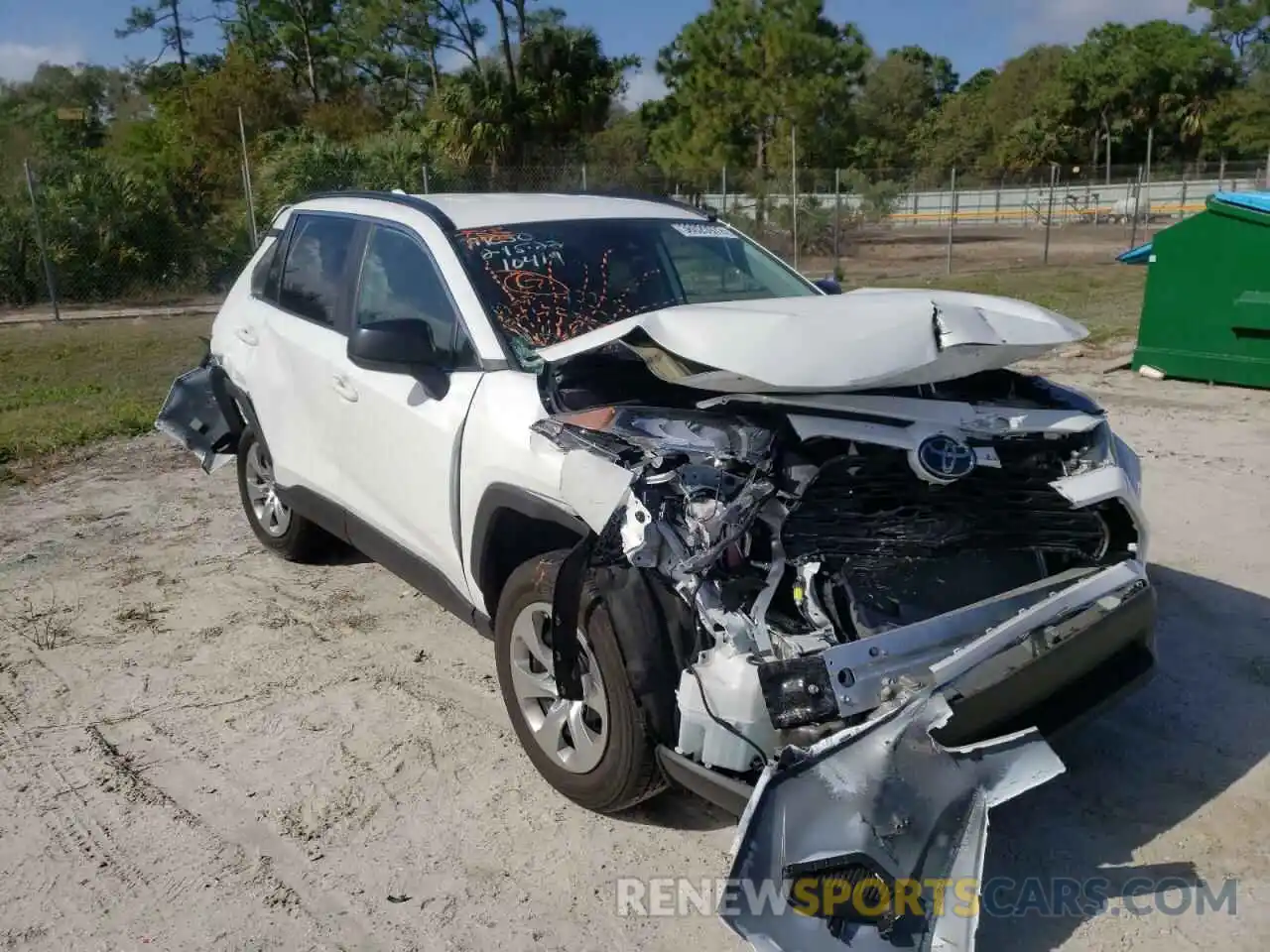 1 Photograph of a damaged car 2T3H1RFV3MC107960 TOYOTA RAV4 2021