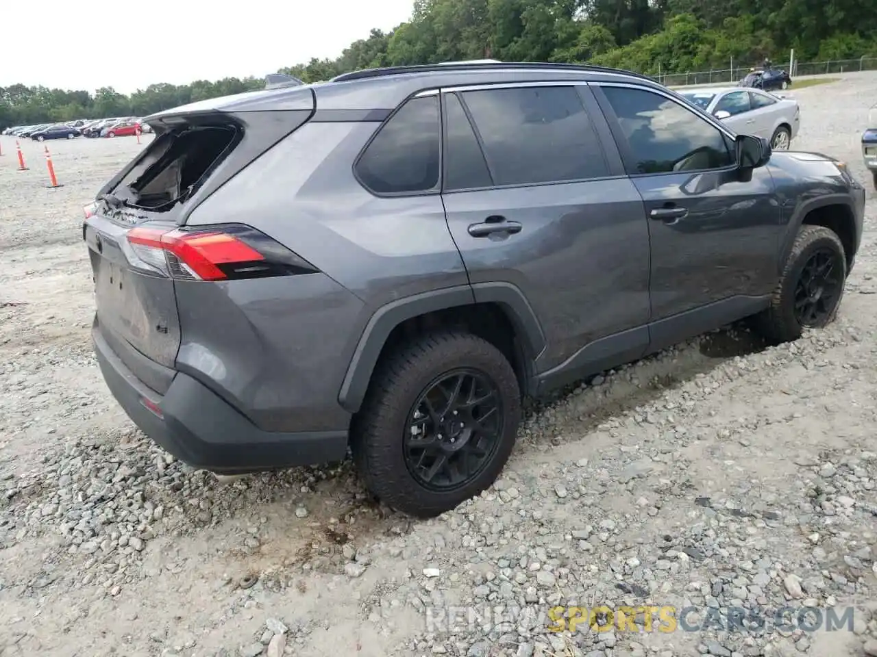 4 Photograph of a damaged car 2T3H1RFV3MC111605 TOYOTA RAV4 2021