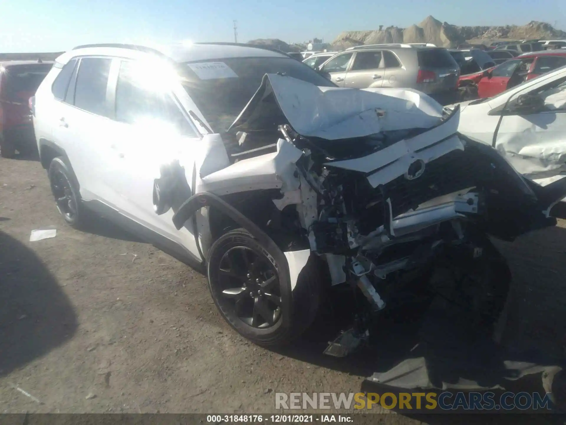 1 Photograph of a damaged car 2T3H1RFV3MC121552 TOYOTA RAV4 2021