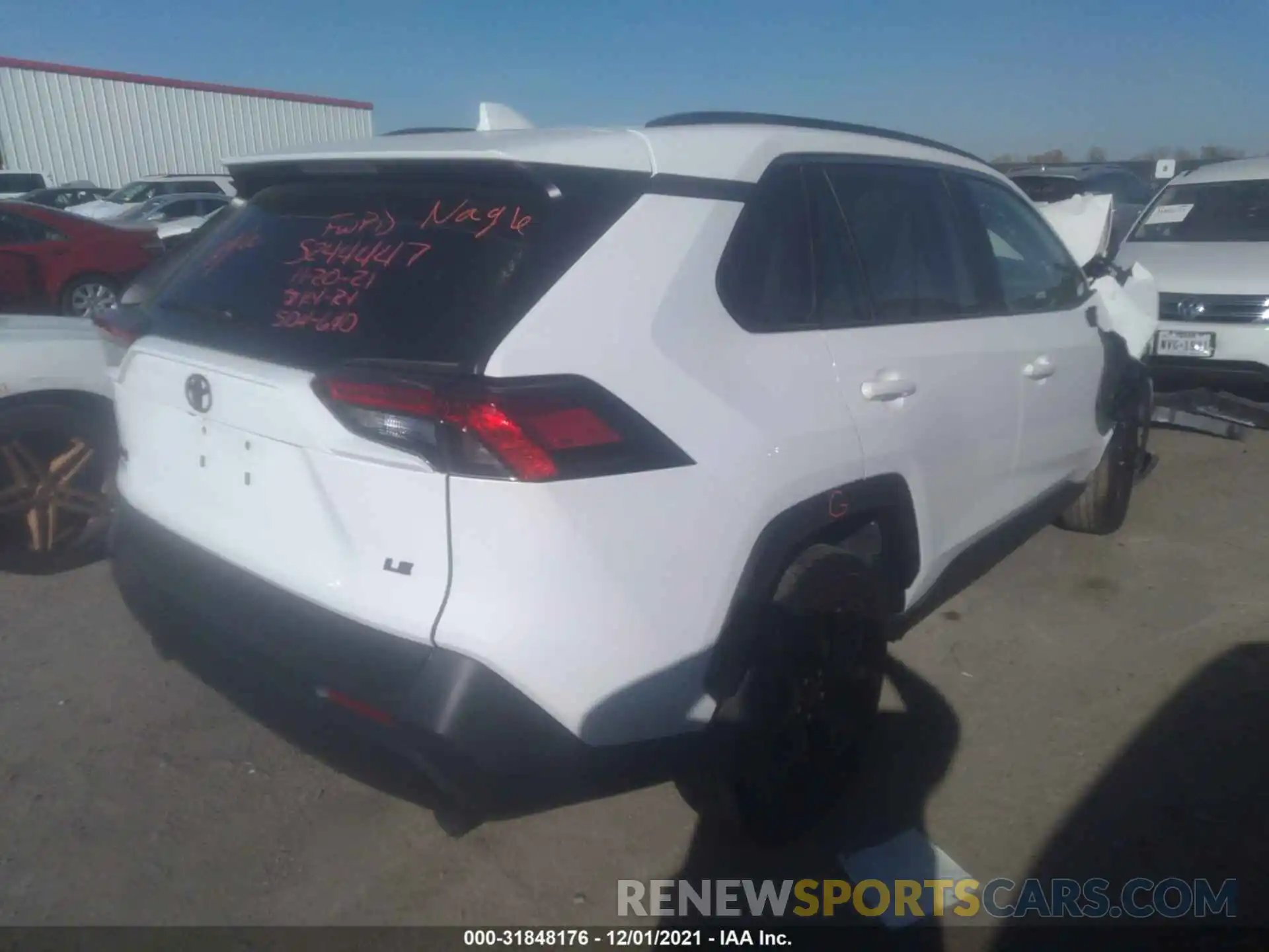 4 Photograph of a damaged car 2T3H1RFV3MC121552 TOYOTA RAV4 2021