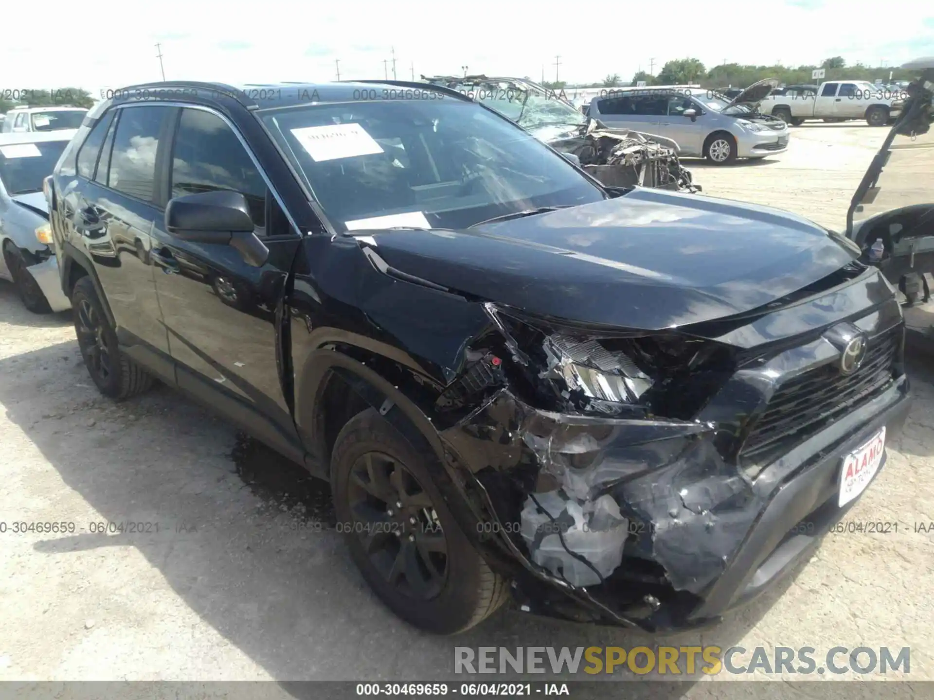 1 Photograph of a damaged car 2T3H1RFV3MC137489 TOYOTA RAV4 2021