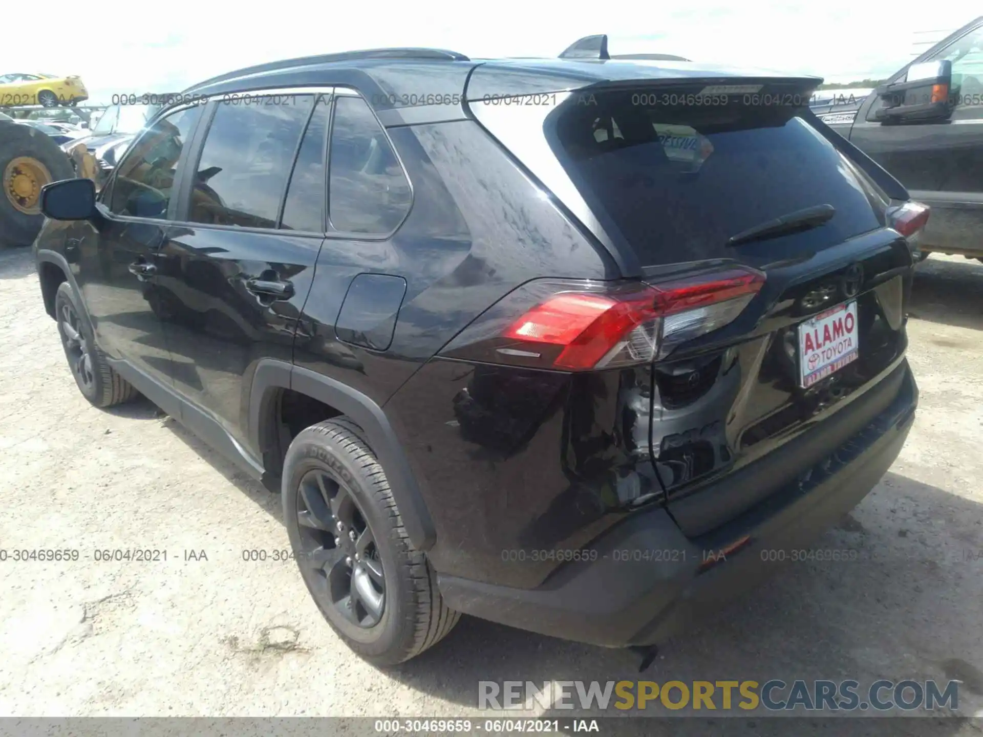 3 Photograph of a damaged car 2T3H1RFV3MC137489 TOYOTA RAV4 2021