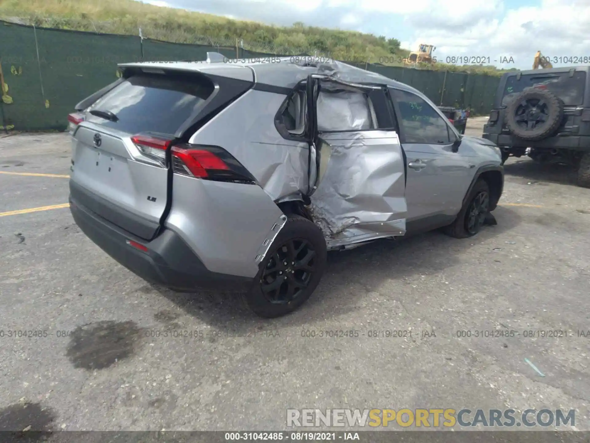 4 Photograph of a damaged car 2T3H1RFV3MC147830 TOYOTA RAV4 2021