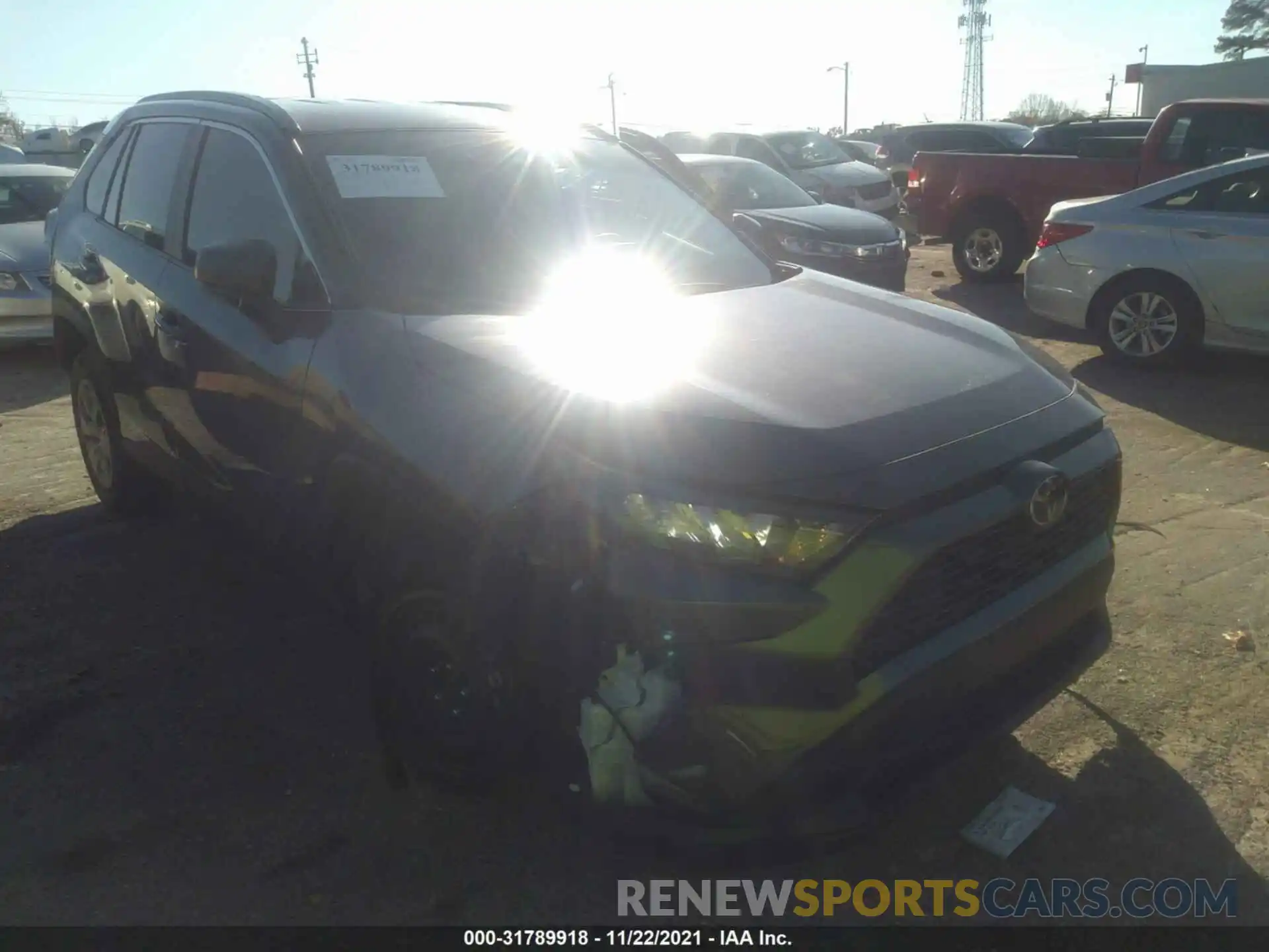 1 Photograph of a damaged car 2T3H1RFV3MC152736 TOYOTA RAV4 2021