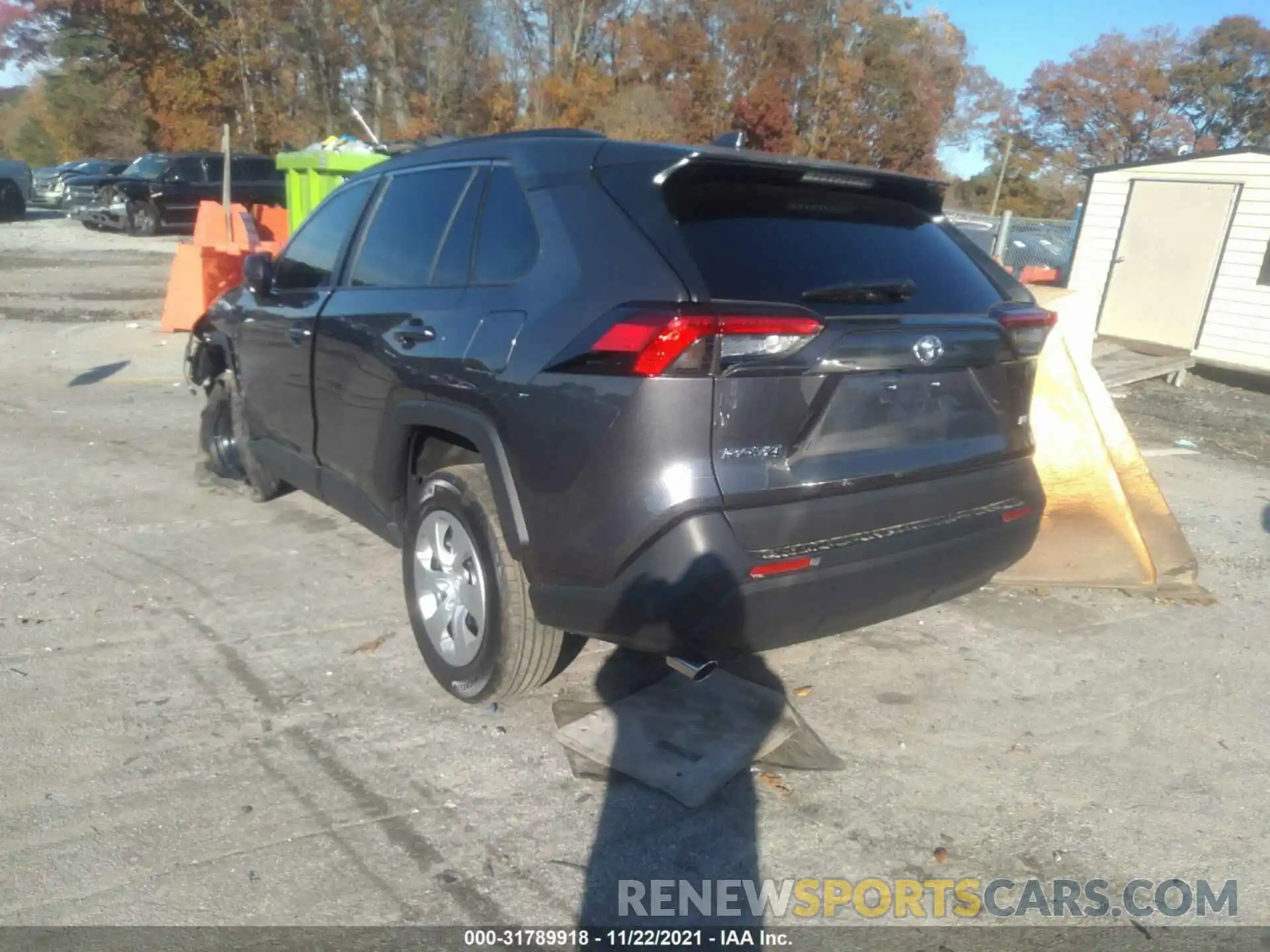 3 Photograph of a damaged car 2T3H1RFV3MC152736 TOYOTA RAV4 2021