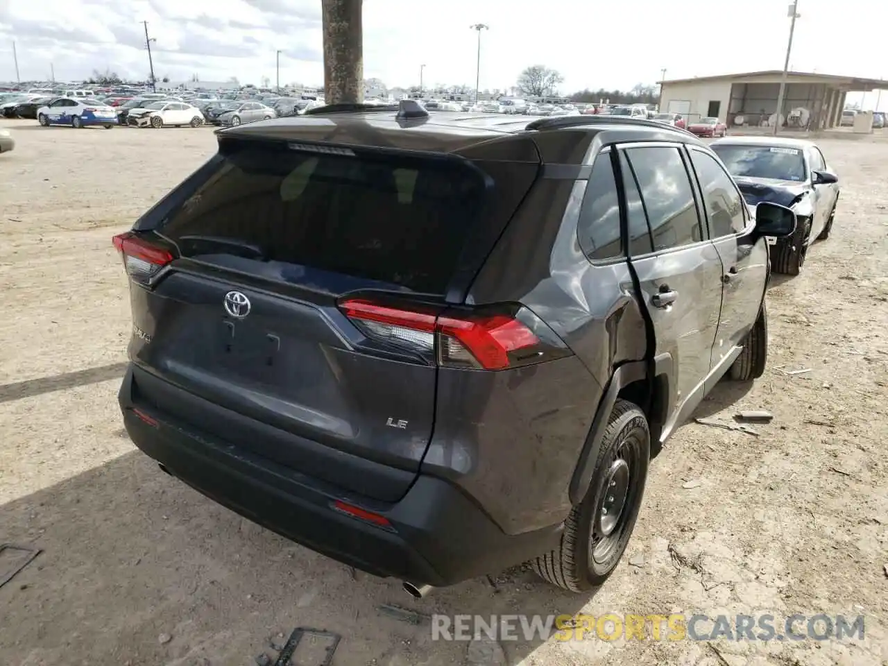 4 Photograph of a damaged car 2T3H1RFV3MC160612 TOYOTA RAV4 2021