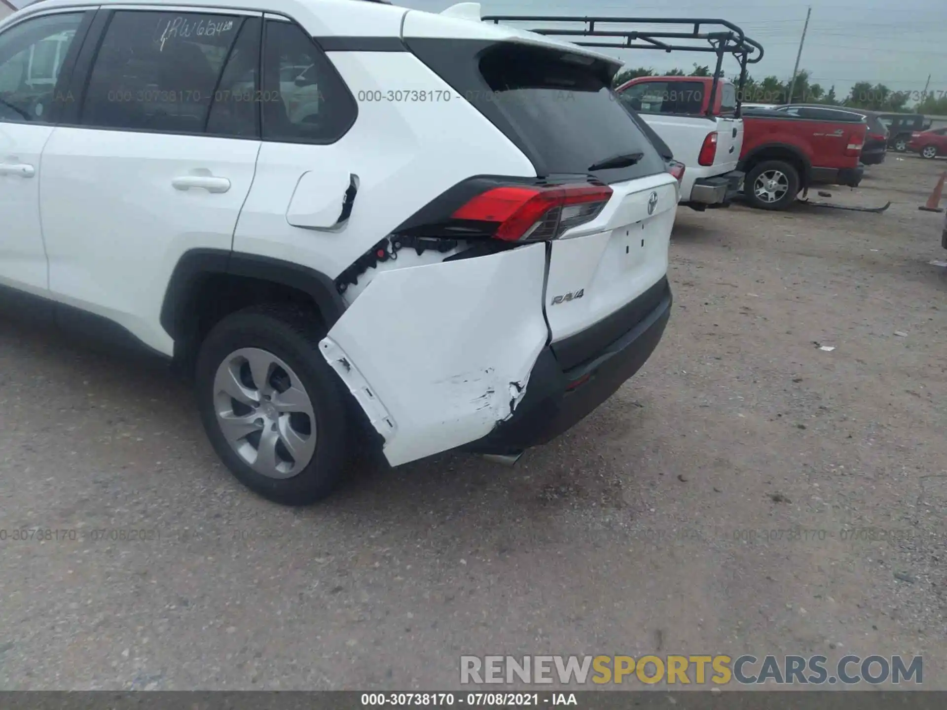 6 Photograph of a damaged car 2T3H1RFV3MW130654 TOYOTA RAV4 2021