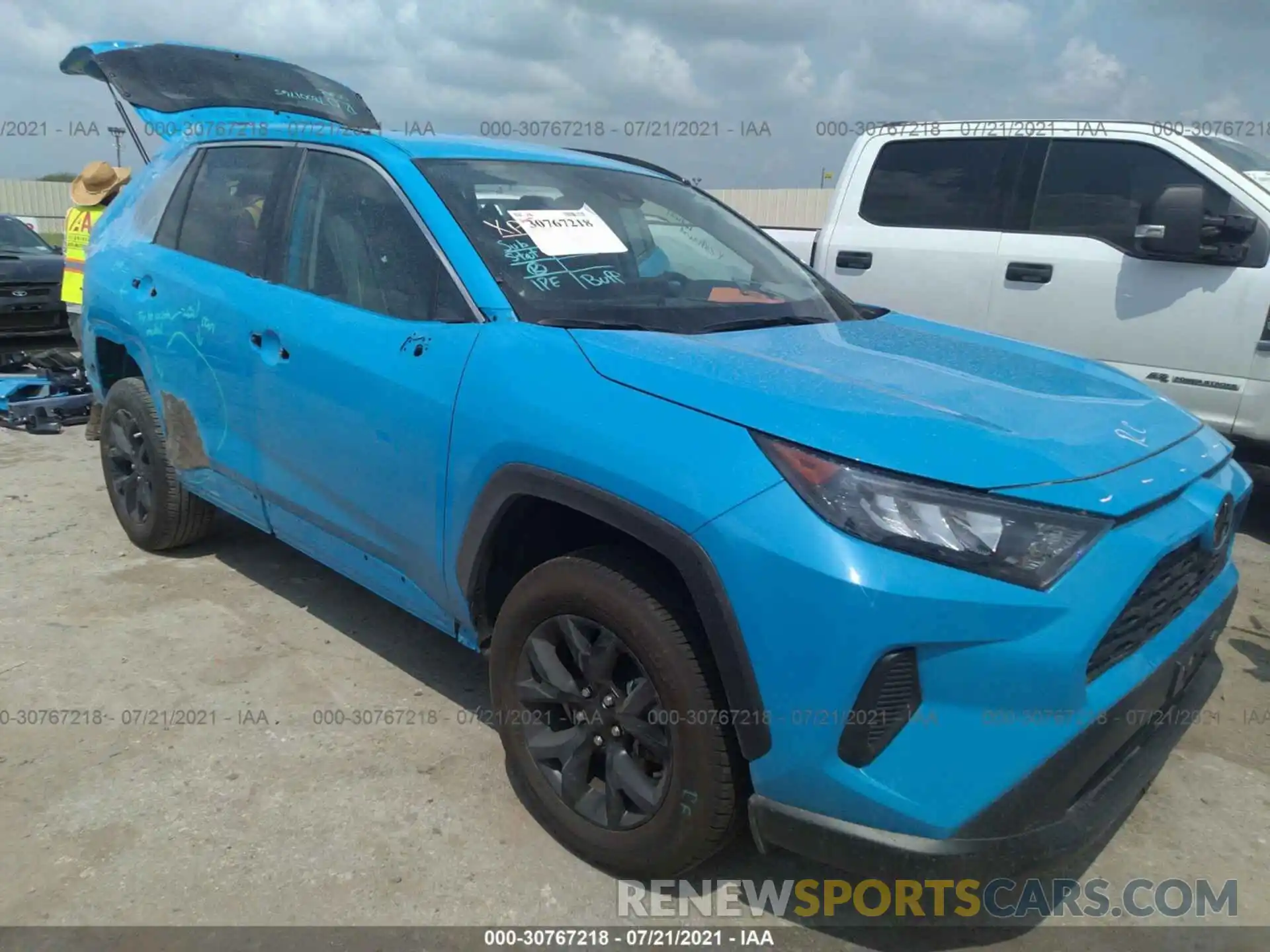 1 Photograph of a damaged car 2T3H1RFV3MW130766 TOYOTA RAV4 2021