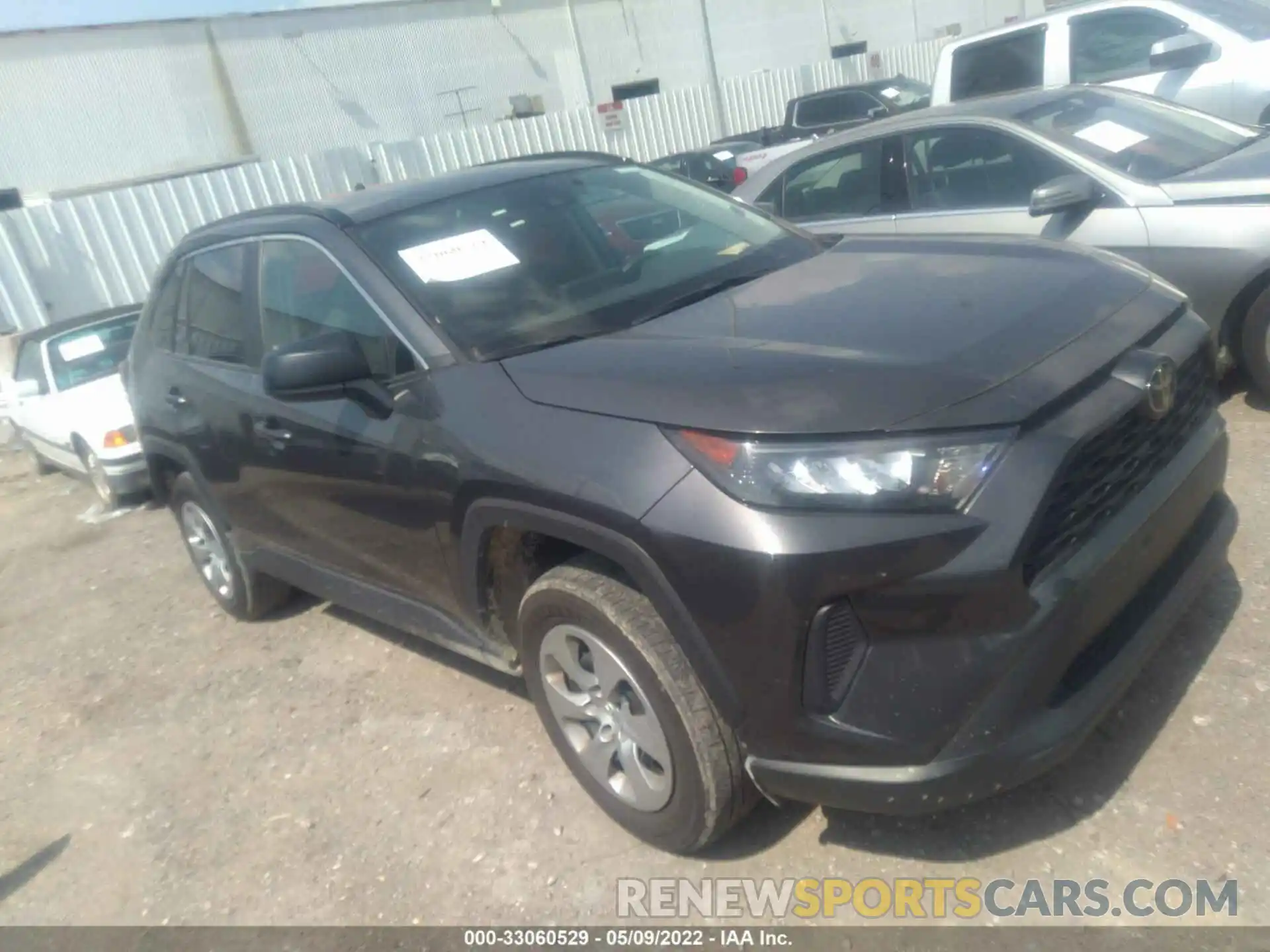 1 Photograph of a damaged car 2T3H1RFV3MW136308 TOYOTA RAV4 2021