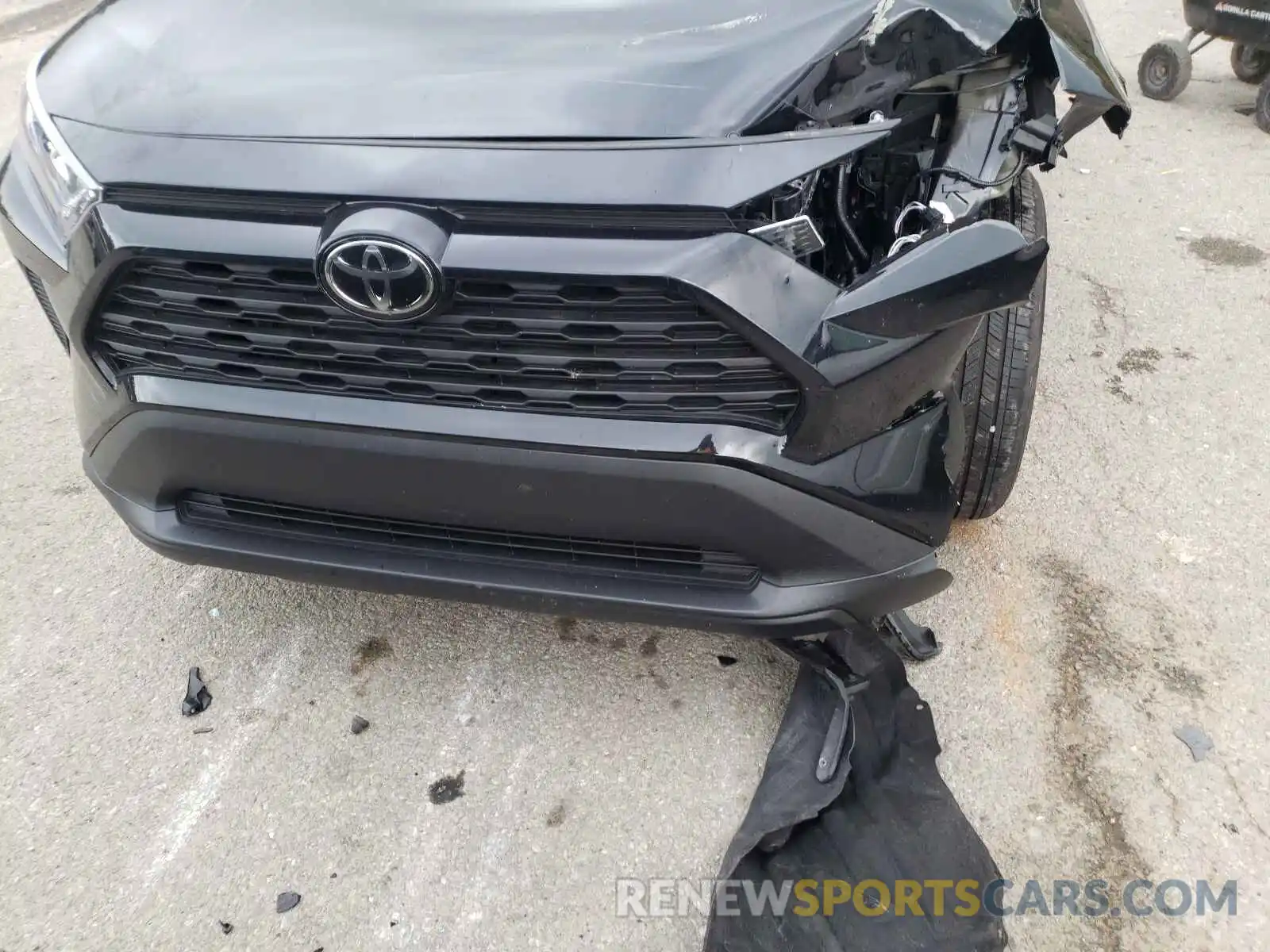 9 Photograph of a damaged car 2T3H1RFV3MW146739 TOYOTA RAV4 2021