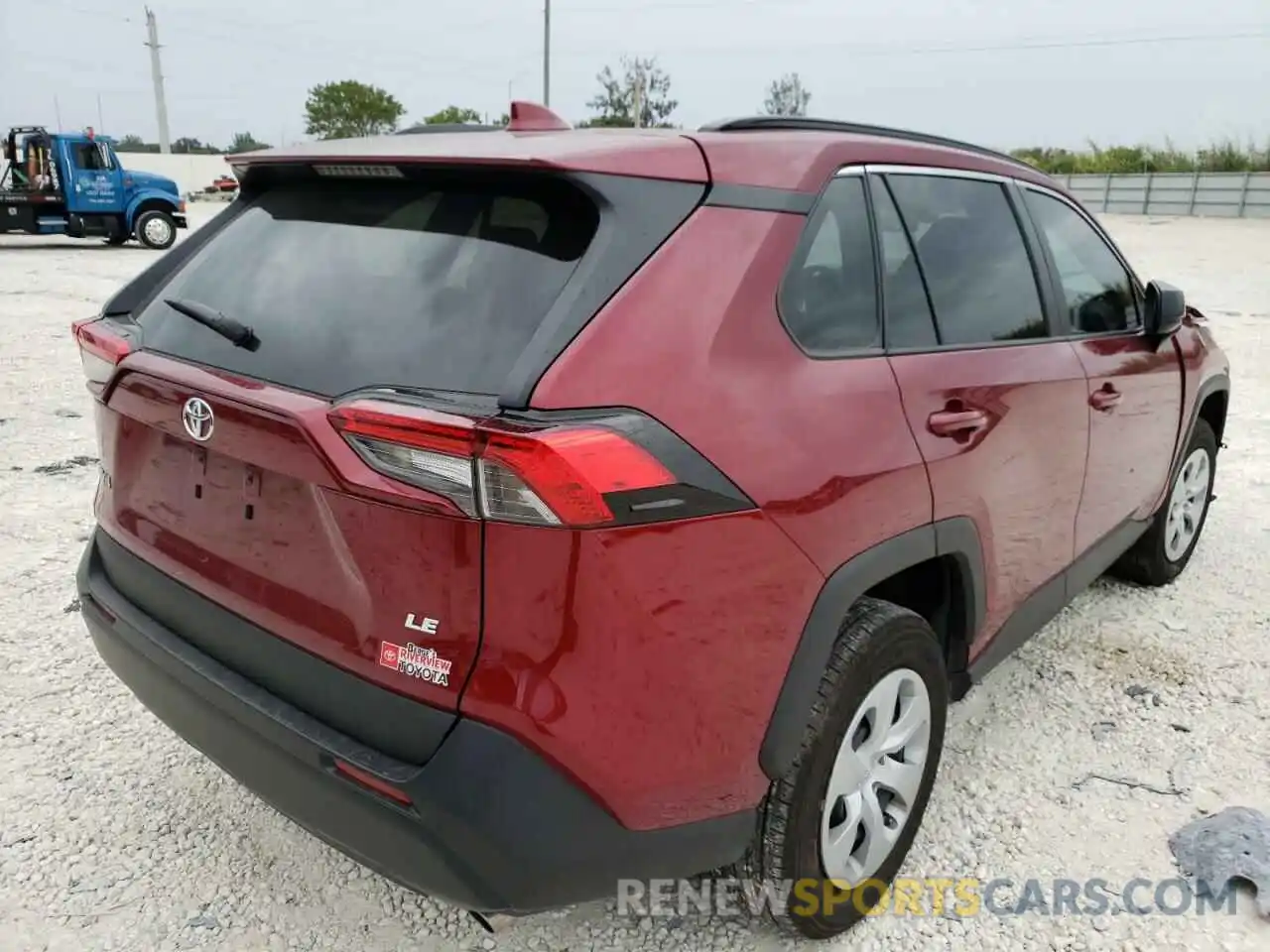 4 Photograph of a damaged car 2T3H1RFV3MW156798 TOYOTA RAV4 2021