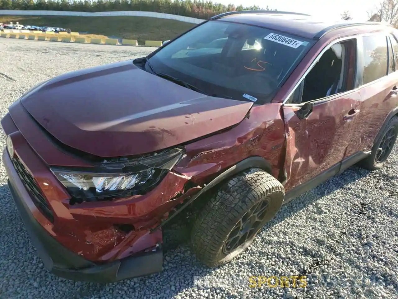 9 Photograph of a damaged car 2T3H1RFV3MW161354 TOYOTA RAV4 2021