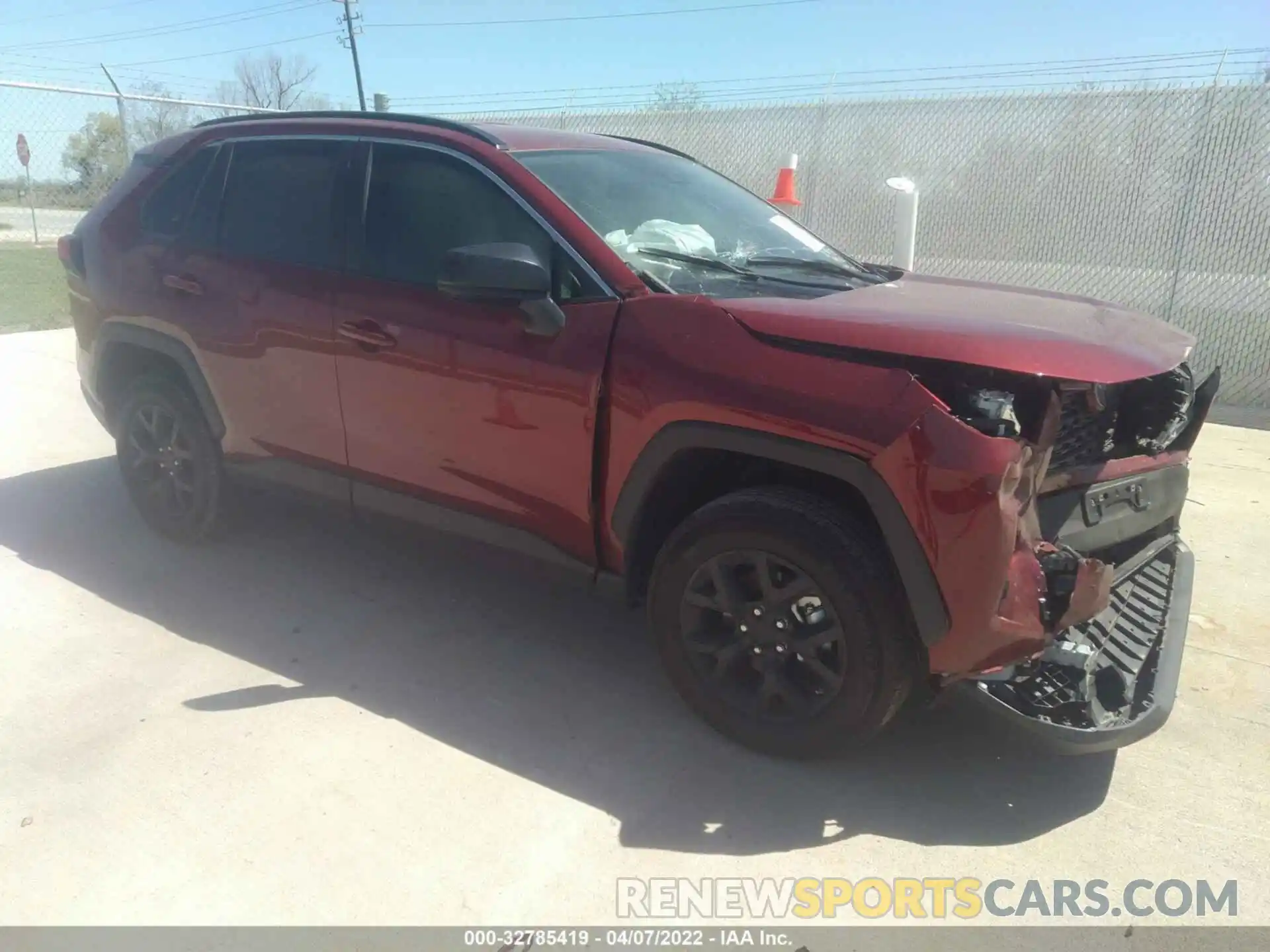 1 Photograph of a damaged car 2T3H1RFV3MW175822 TOYOTA RAV4 2021