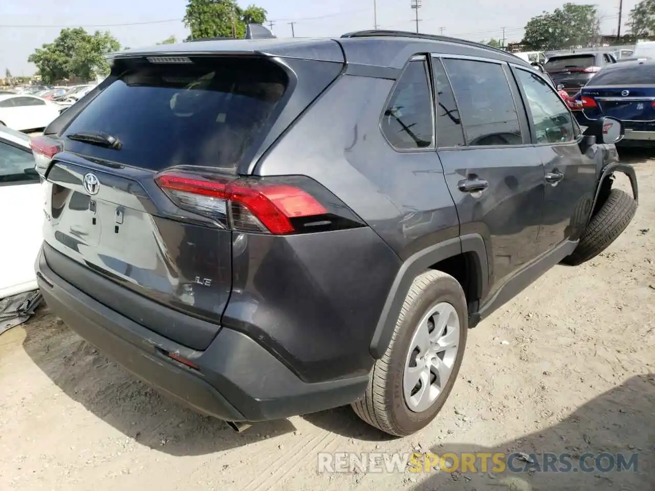 4 Photograph of a damaged car 2T3H1RFV4MC093373 TOYOTA RAV4 2021