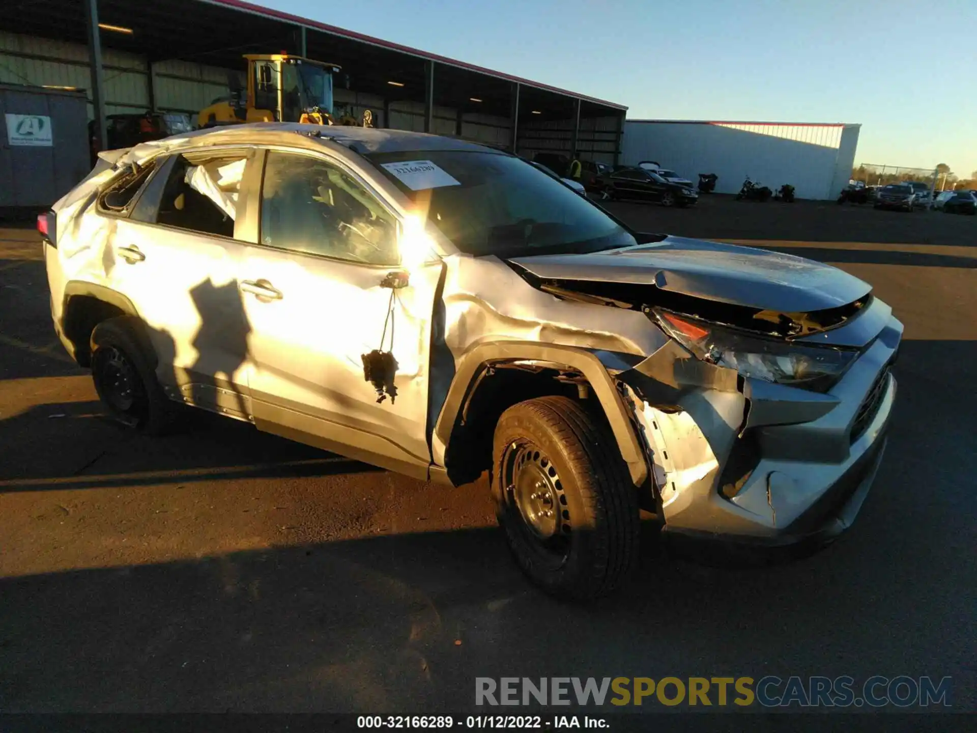 1 Photograph of a damaged car 2T3H1RFV4MC098797 TOYOTA RAV4 2021