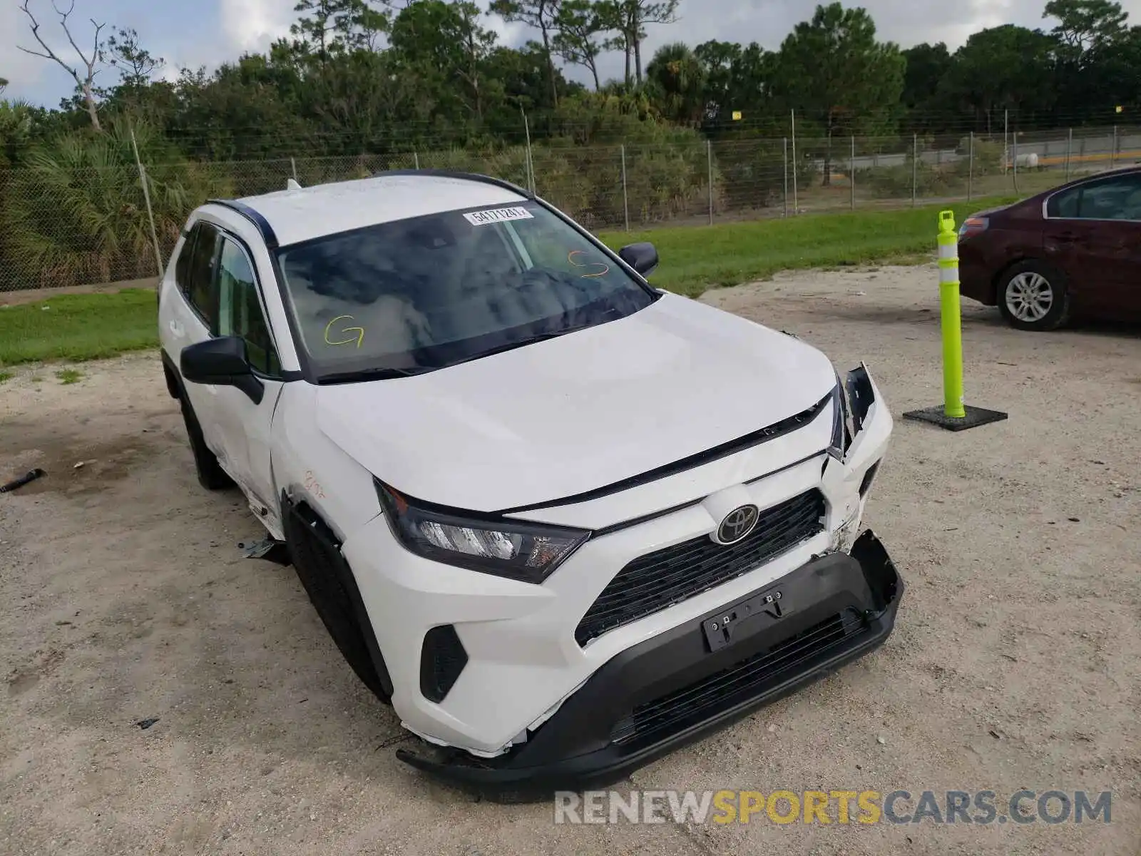 1 Photograph of a damaged car 2T3H1RFV4MC099562 TOYOTA RAV4 2021