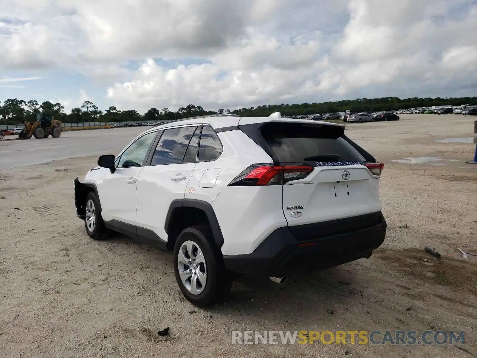 3 Photograph of a damaged car 2T3H1RFV4MC099562 TOYOTA RAV4 2021