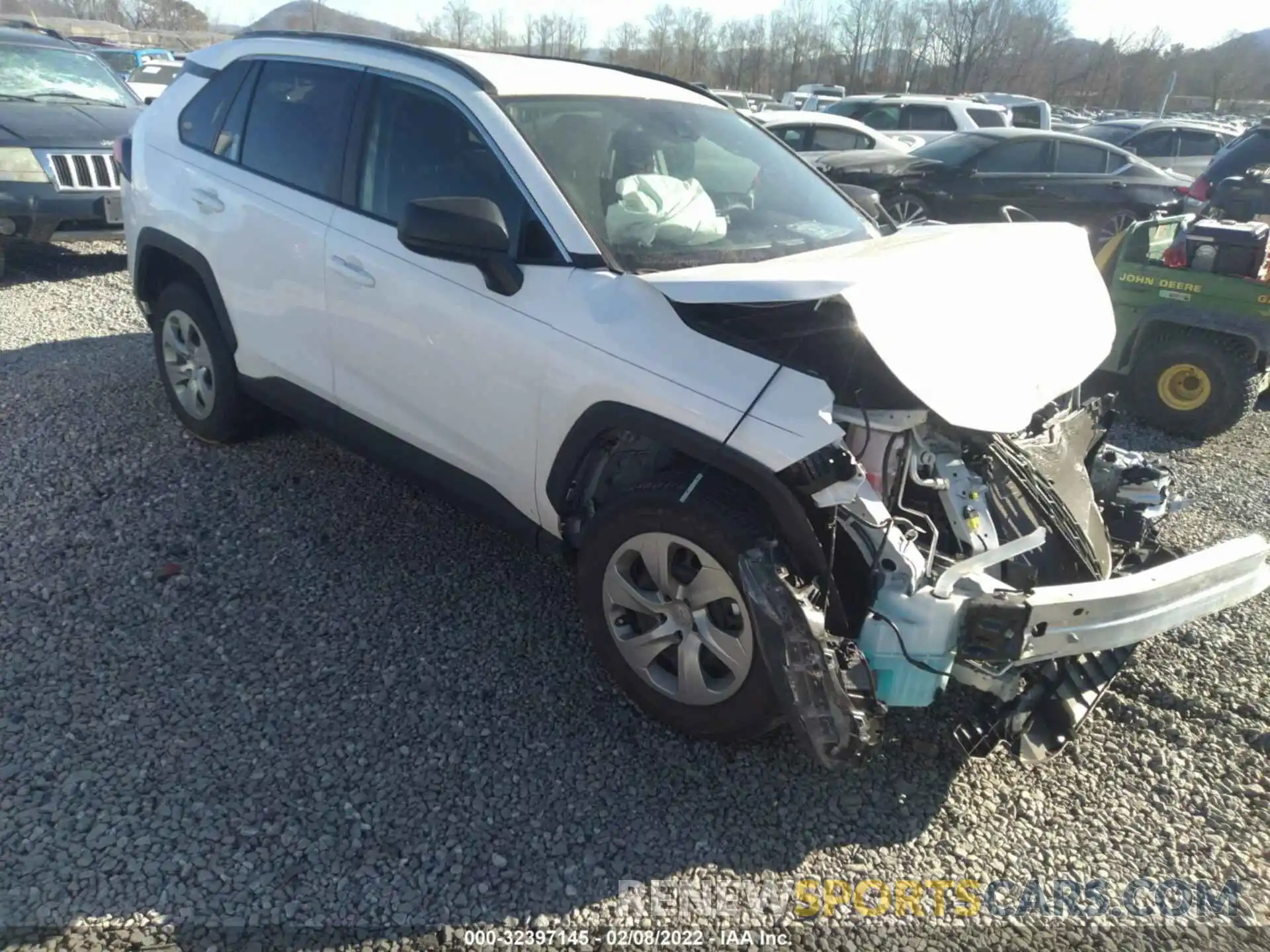 1 Photograph of a damaged car 2T3H1RFV4MC101519 TOYOTA RAV4 2021