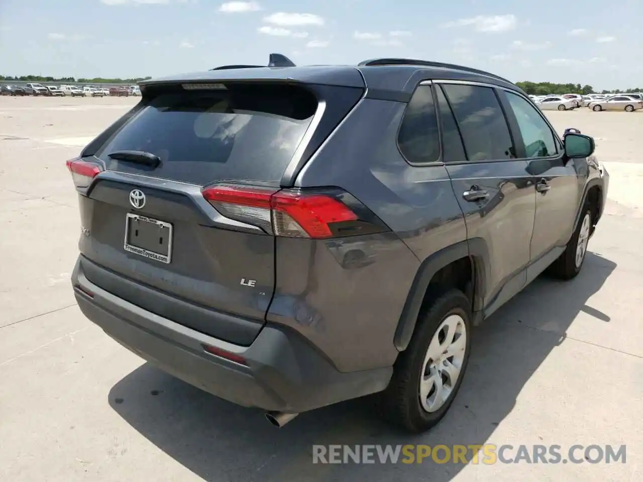 4 Photograph of a damaged car 2T3H1RFV4MC109264 TOYOTA RAV4 2021