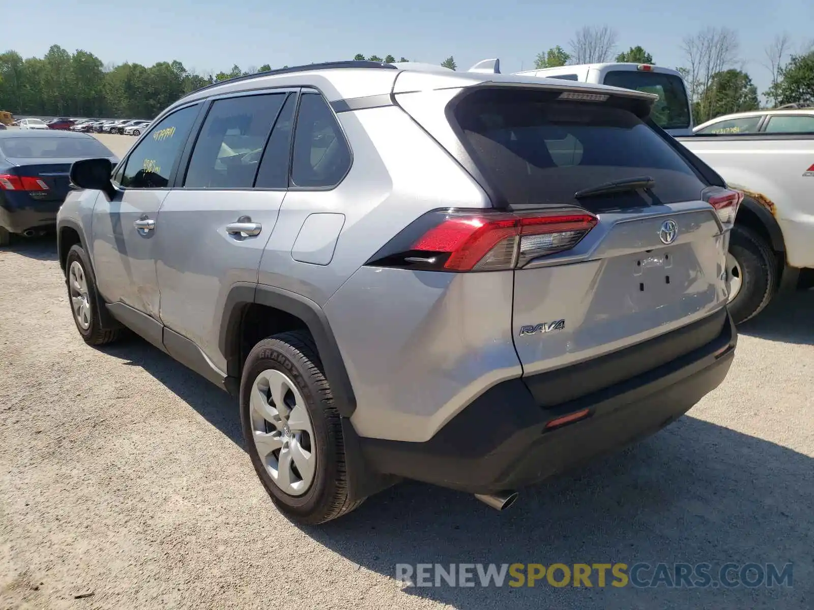 3 Photograph of a damaged car 2T3H1RFV4MC114884 TOYOTA RAV4 2021