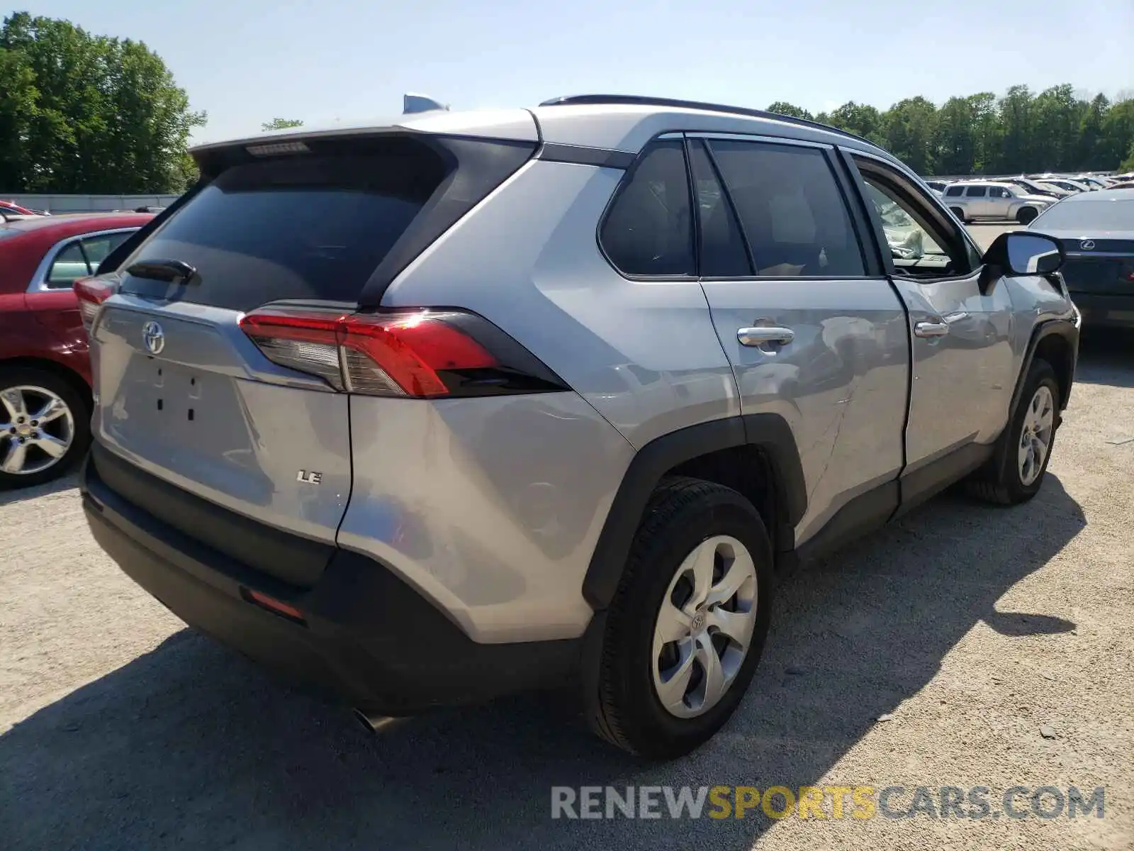 4 Photograph of a damaged car 2T3H1RFV4MC114884 TOYOTA RAV4 2021