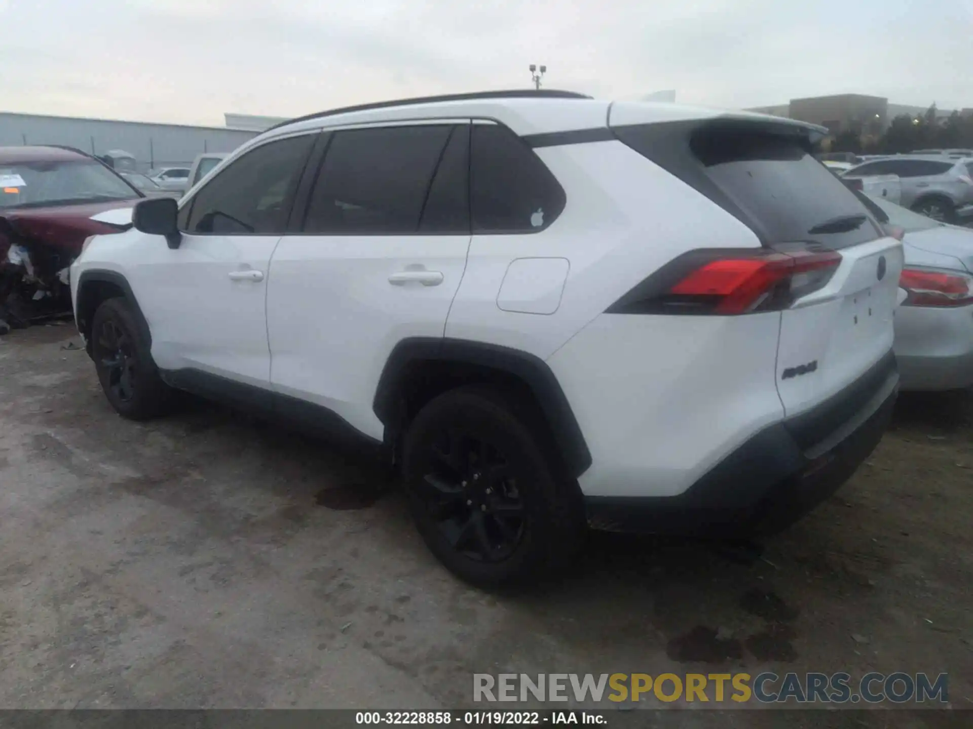 3 Фотография поврежденного автомобиля 2T3H1RFV4MC121933 TOYOTA RAV4 2021