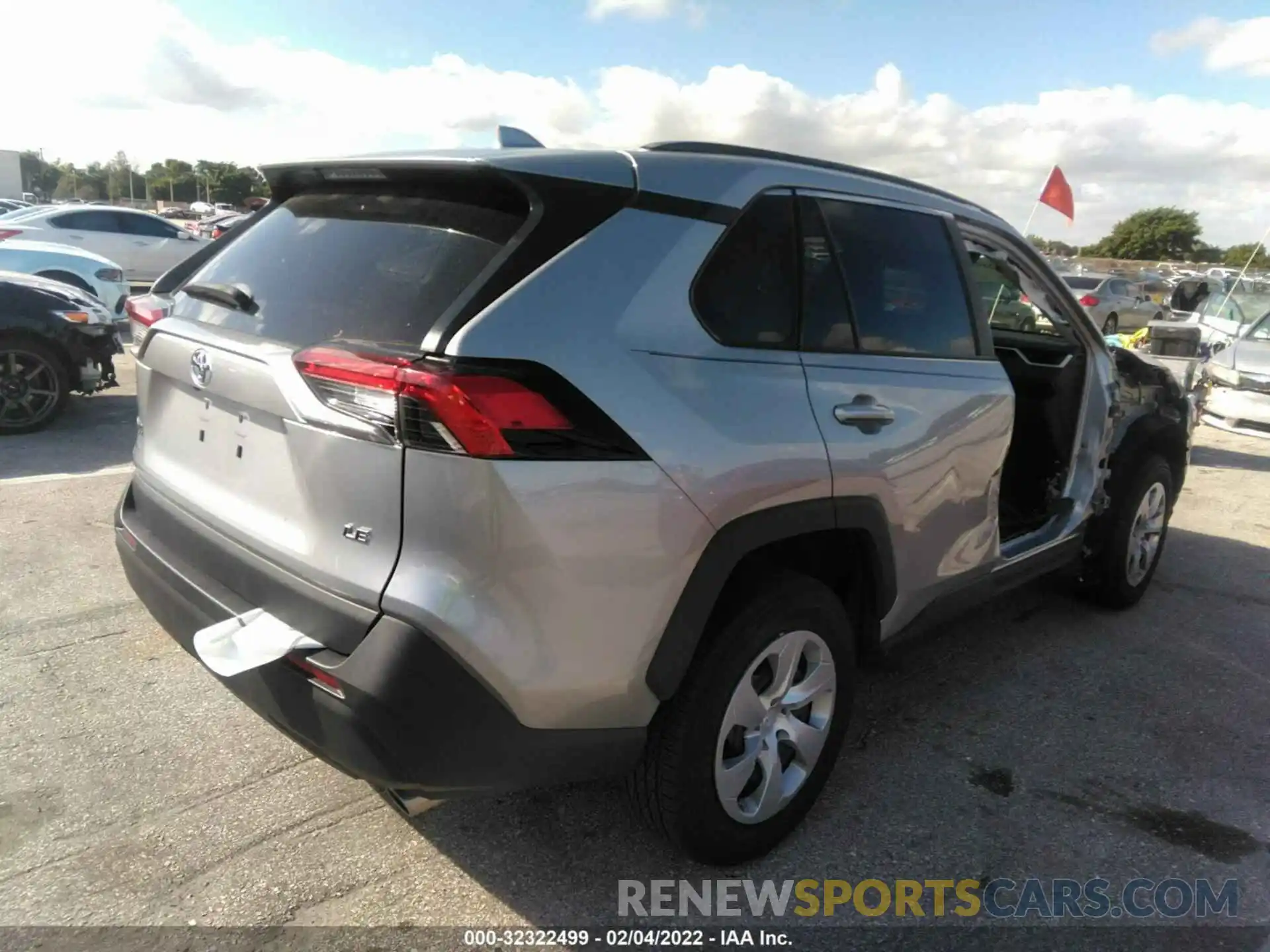 4 Photograph of a damaged car 2T3H1RFV4MC127845 TOYOTA RAV4 2021