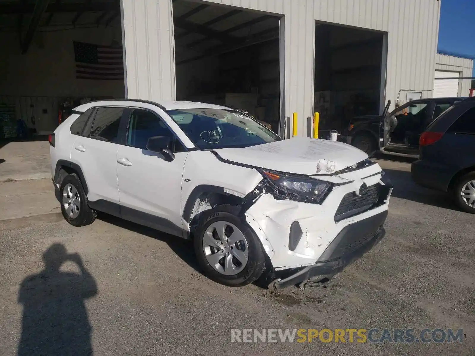 1 Photograph of a damaged car 2T3H1RFV4MC132477 TOYOTA RAV4 2021