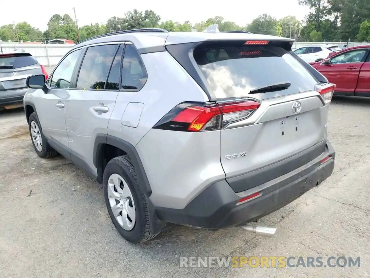 3 Photograph of a damaged car 2T3H1RFV4MC138182 TOYOTA RAV4 2021