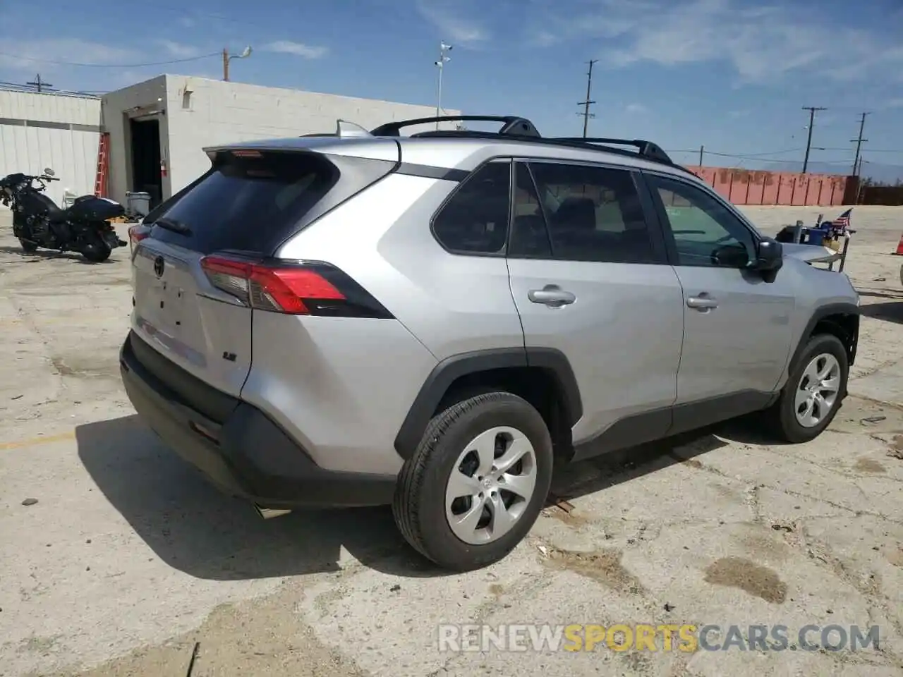 4 Photograph of a damaged car 2T3H1RFV4MC142782 TOYOTA RAV4 2021