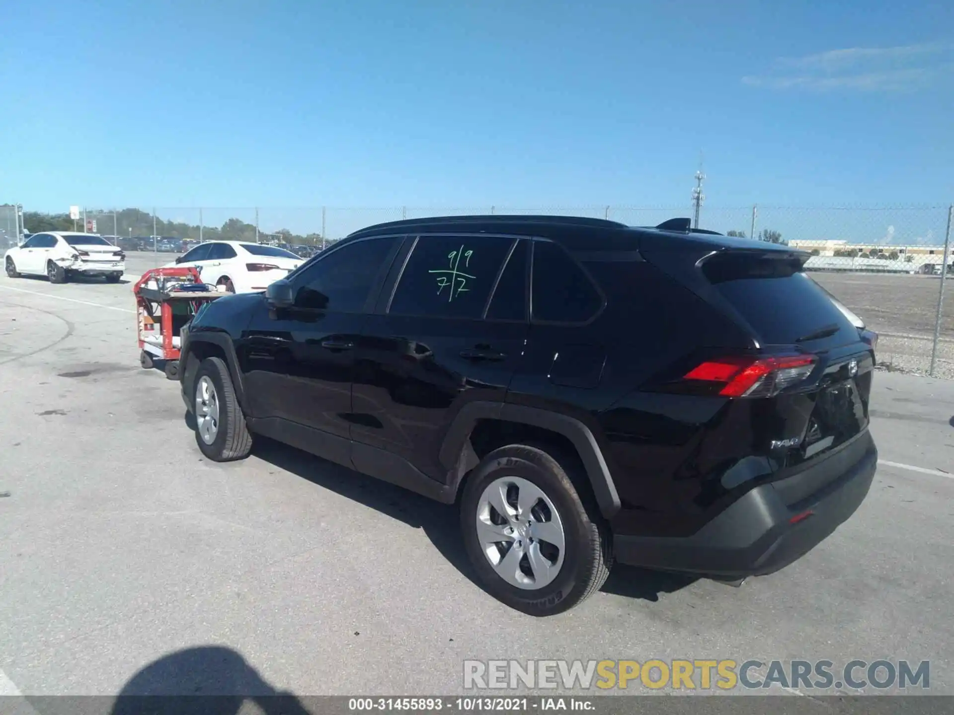 3 Photograph of a damaged car 2T3H1RFV4MC143303 TOYOTA RAV4 2021