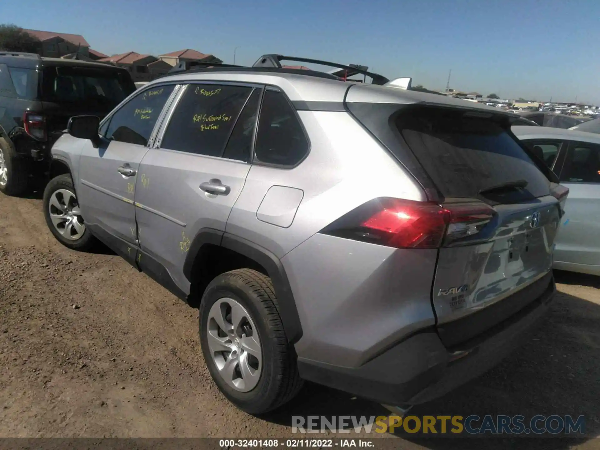 3 Фотография поврежденного автомобиля 2T3H1RFV4MC155662 TOYOTA RAV4 2021