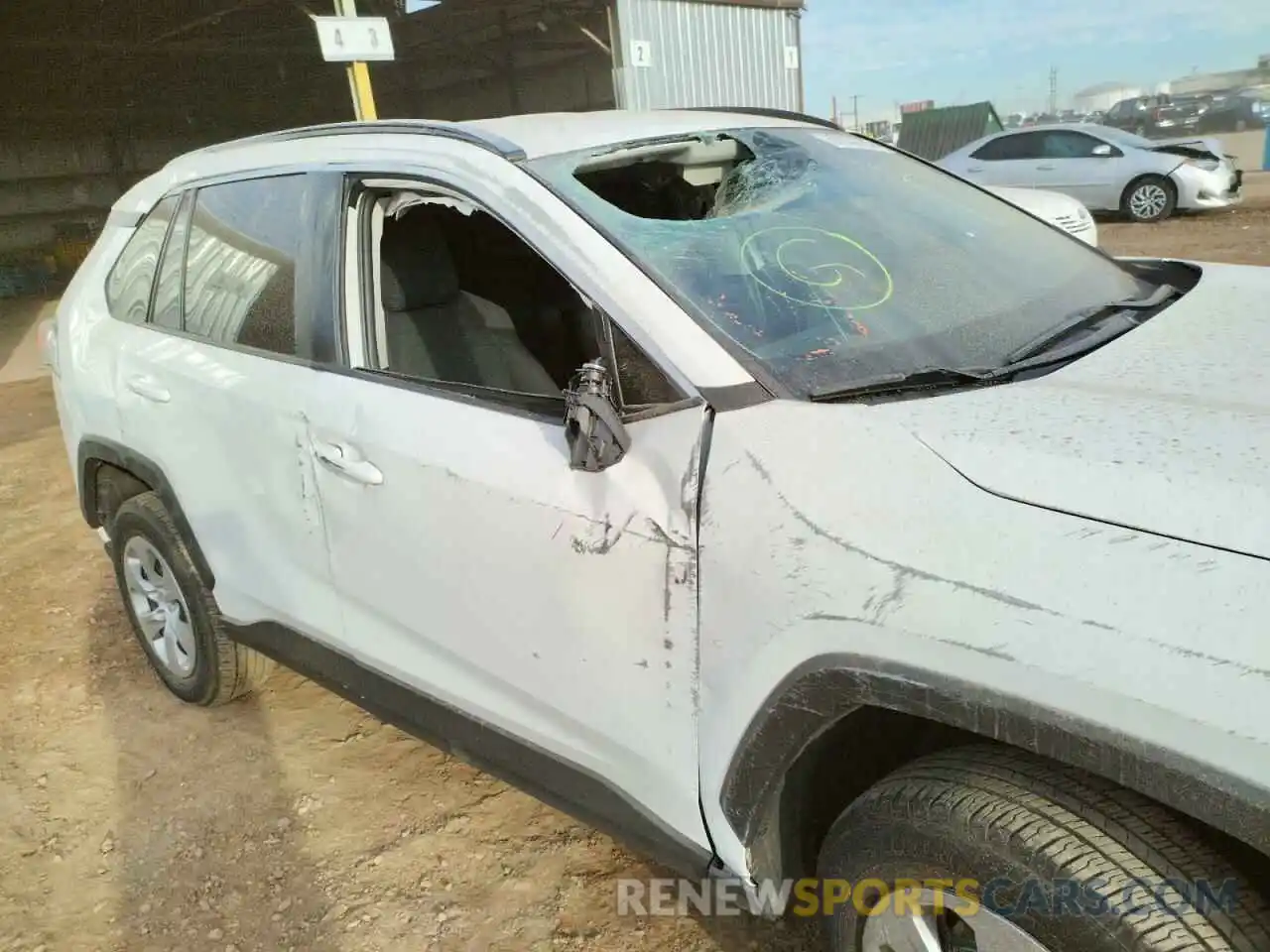 9 Photograph of a damaged car 2T3H1RFV4MW106590 TOYOTA RAV4 2021