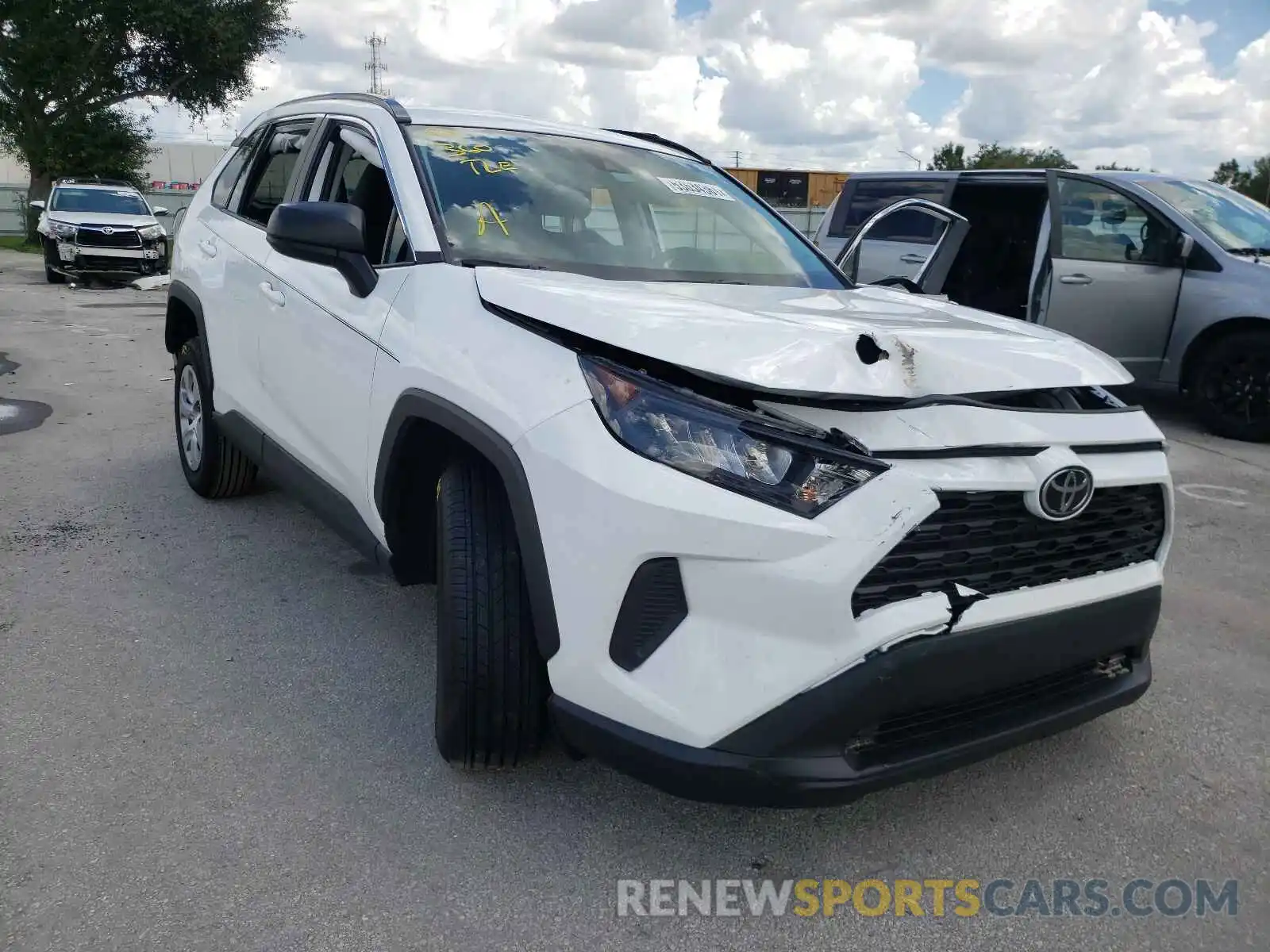 1 Photograph of a damaged car 2T3H1RFV4MW125253 TOYOTA RAV4 2021