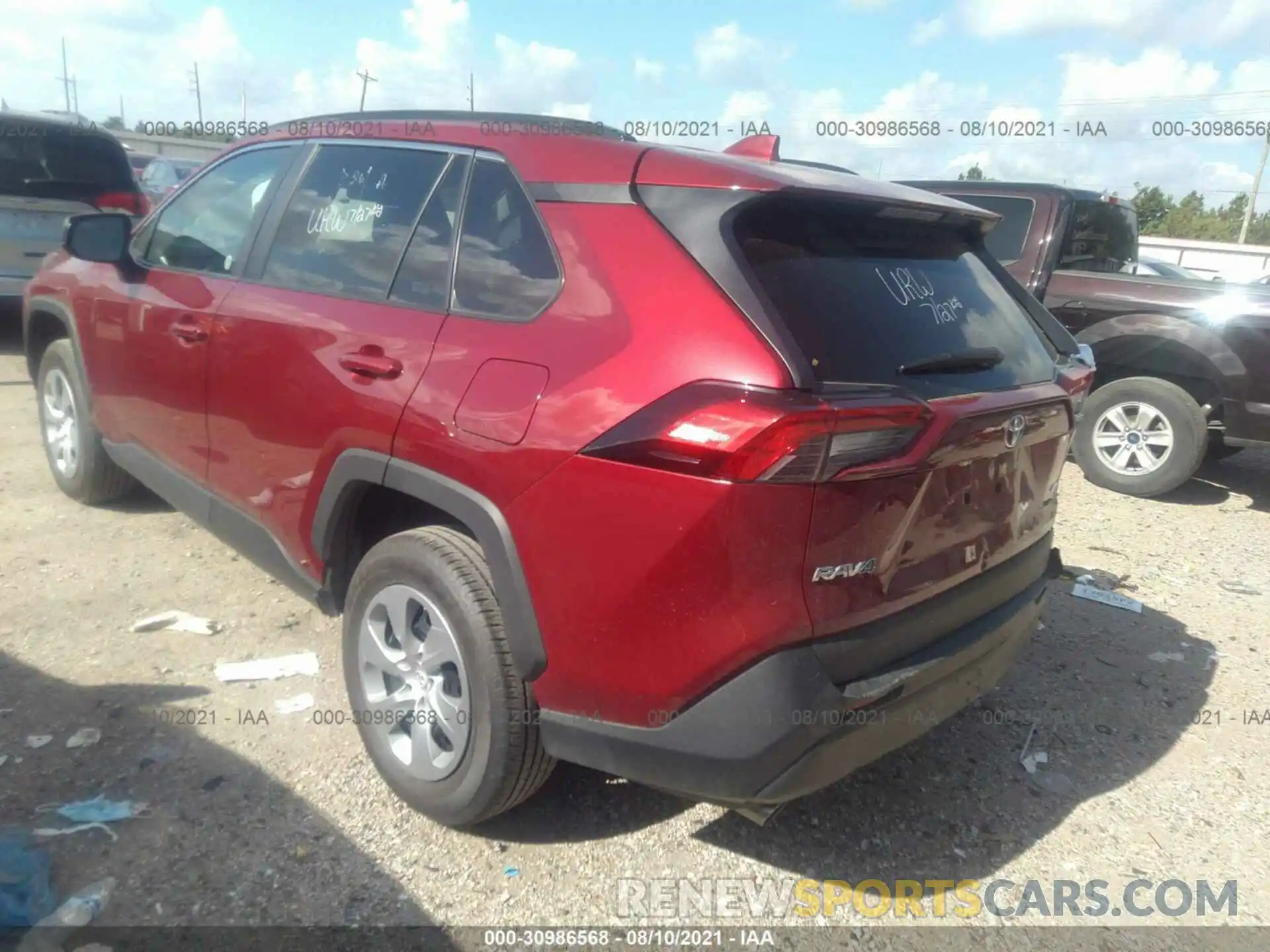 3 Photograph of a damaged car 2T3H1RFV4MW130873 TOYOTA RAV4 2021