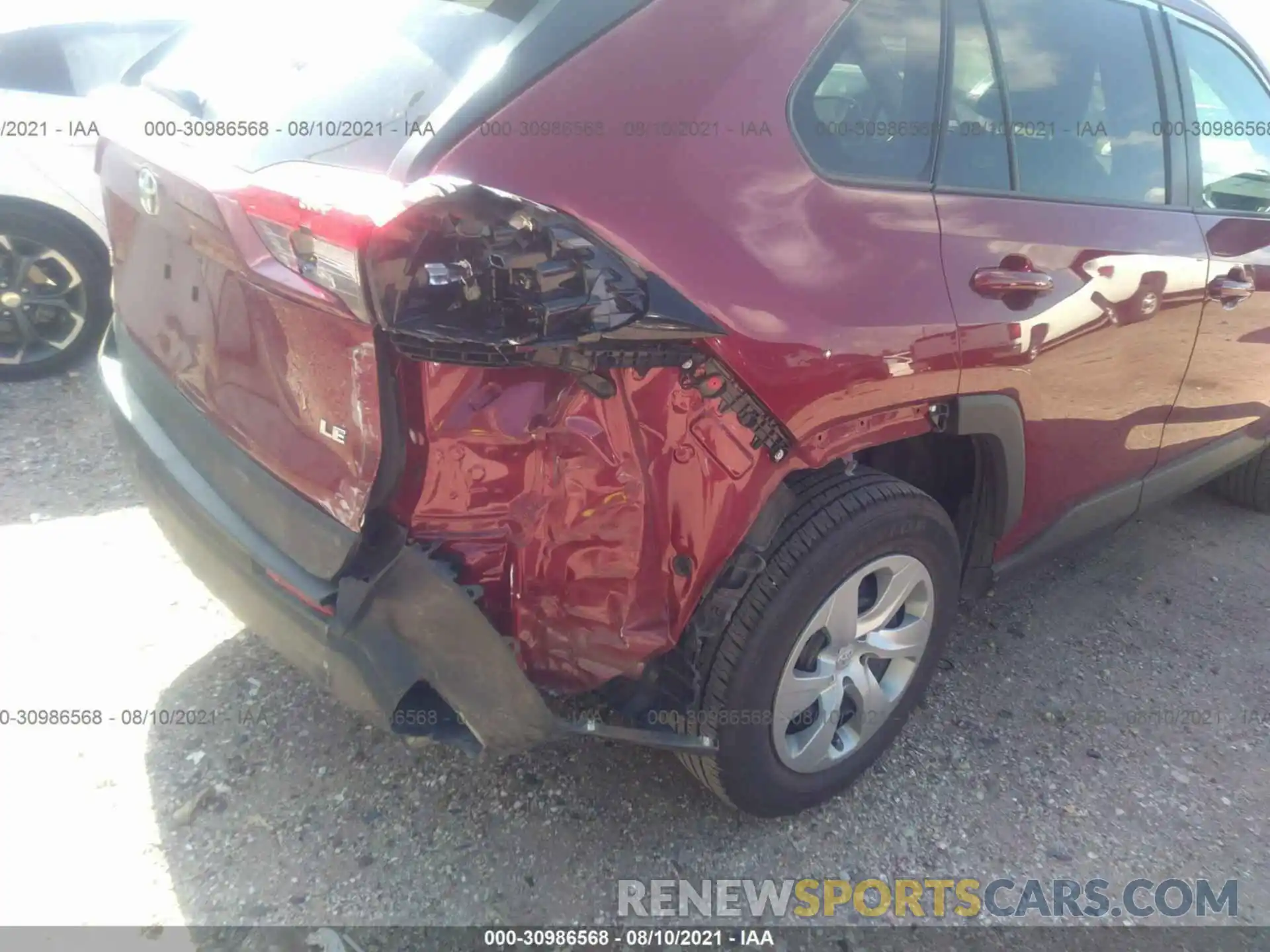 6 Photograph of a damaged car 2T3H1RFV4MW130873 TOYOTA RAV4 2021