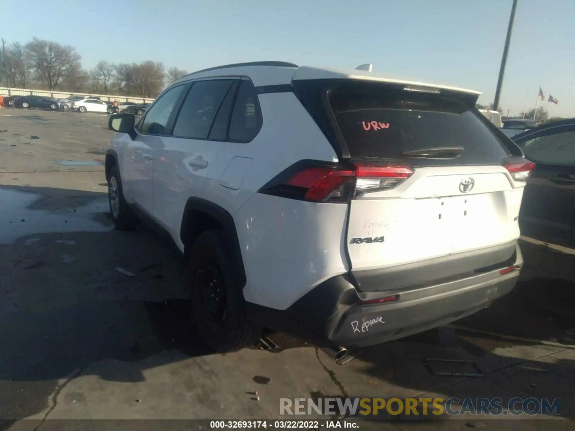 3 Photograph of a damaged car 2T3H1RFV4MW142179 TOYOTA RAV4 2021