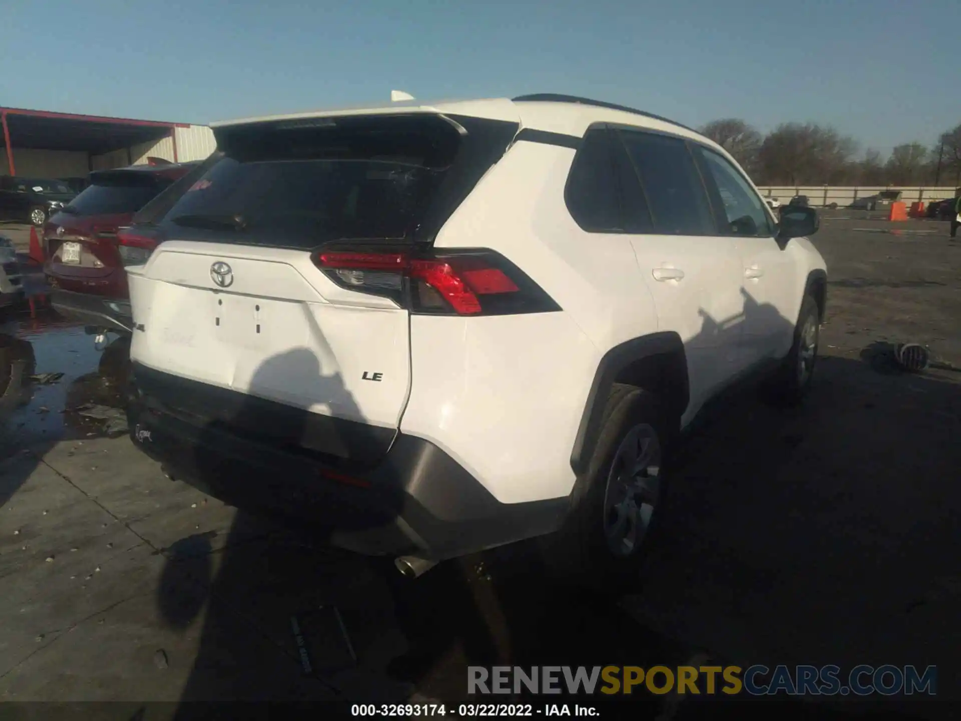 4 Photograph of a damaged car 2T3H1RFV4MW142179 TOYOTA RAV4 2021