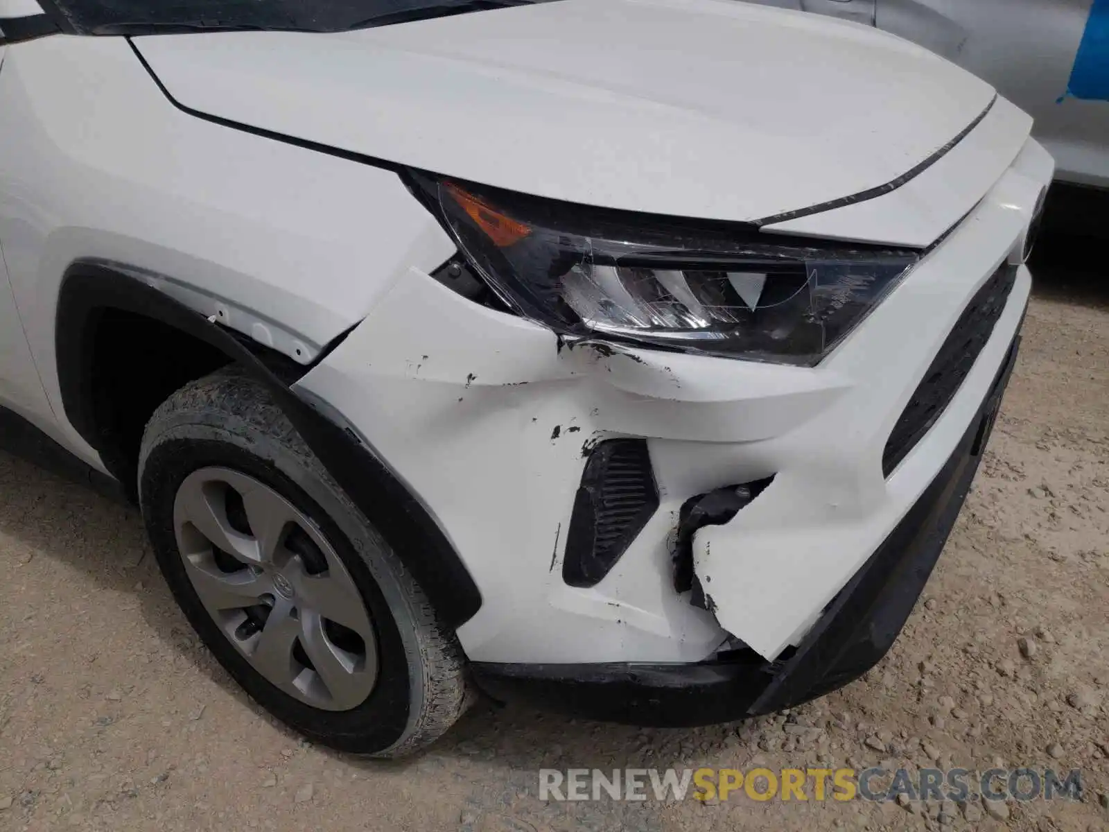 9 Photograph of a damaged car 2T3H1RFV4MW150475 TOYOTA RAV4 2021