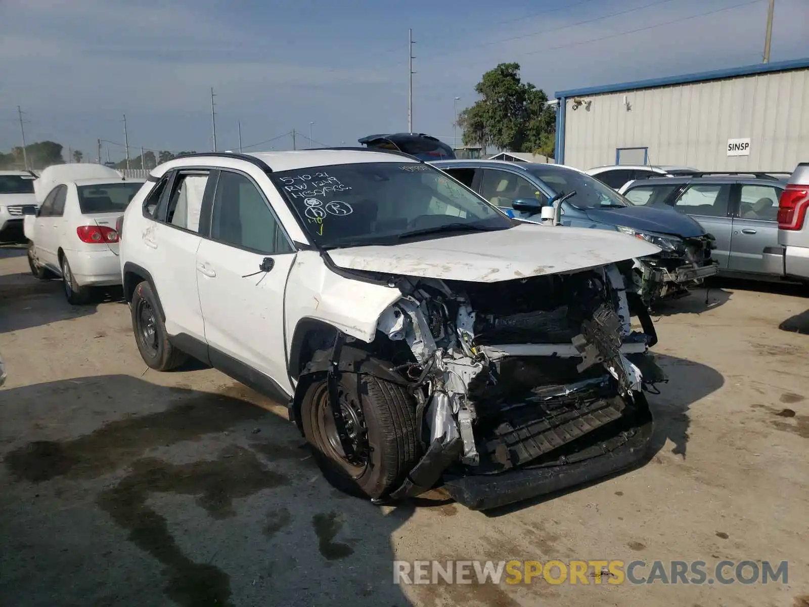 1 Photograph of a damaged car 2T3H1RFV5MC095729 TOYOTA RAV4 2021