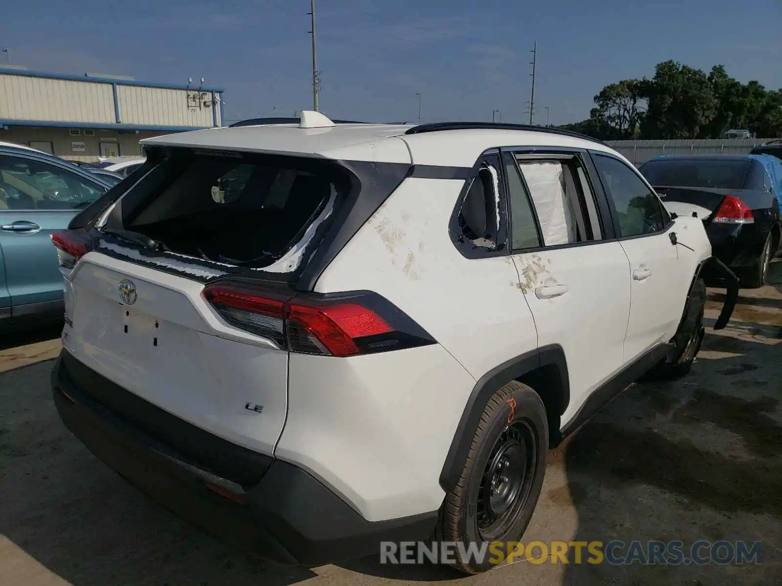 4 Photograph of a damaged car 2T3H1RFV5MC095729 TOYOTA RAV4 2021