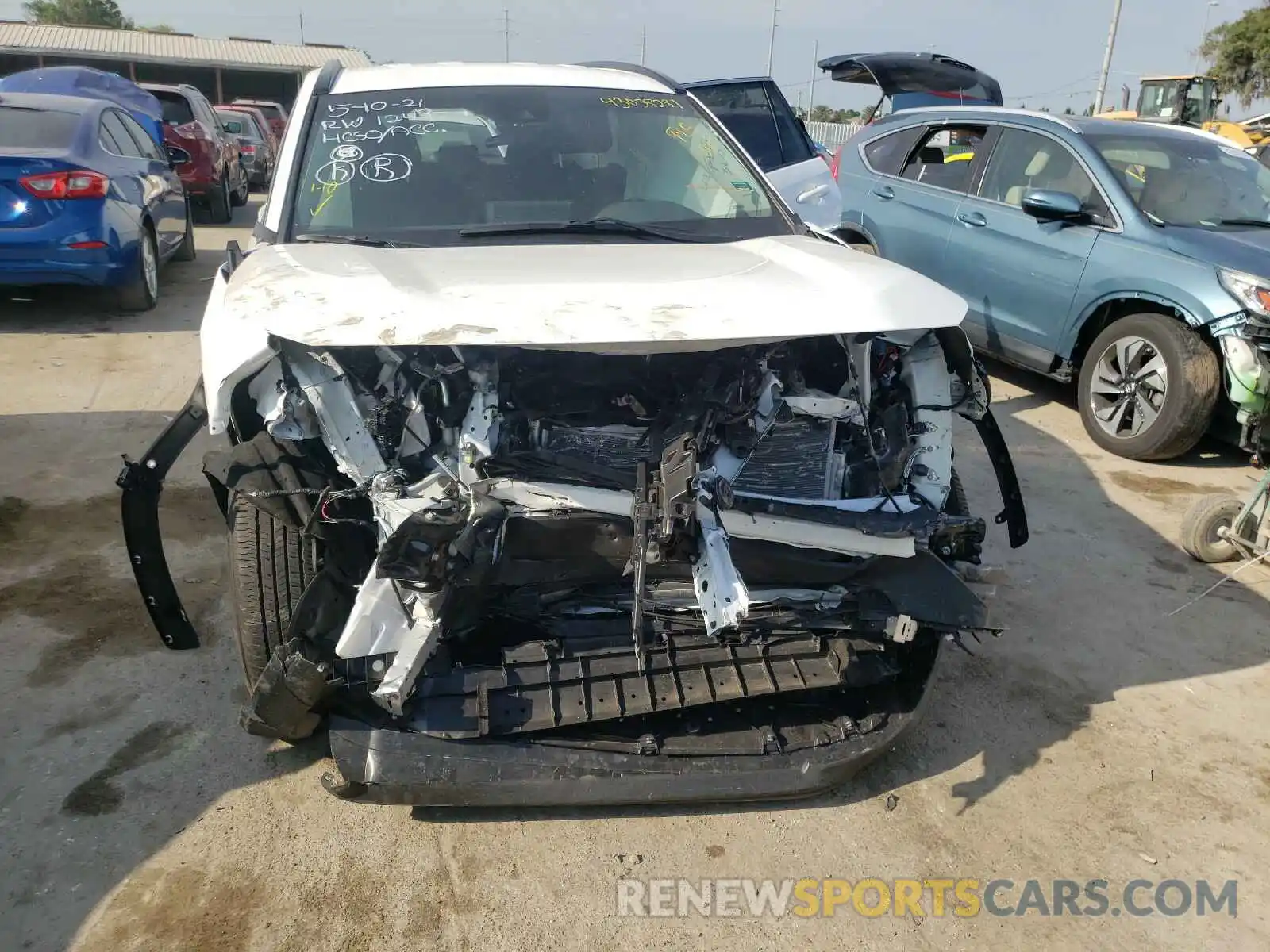 9 Photograph of a damaged car 2T3H1RFV5MC095729 TOYOTA RAV4 2021