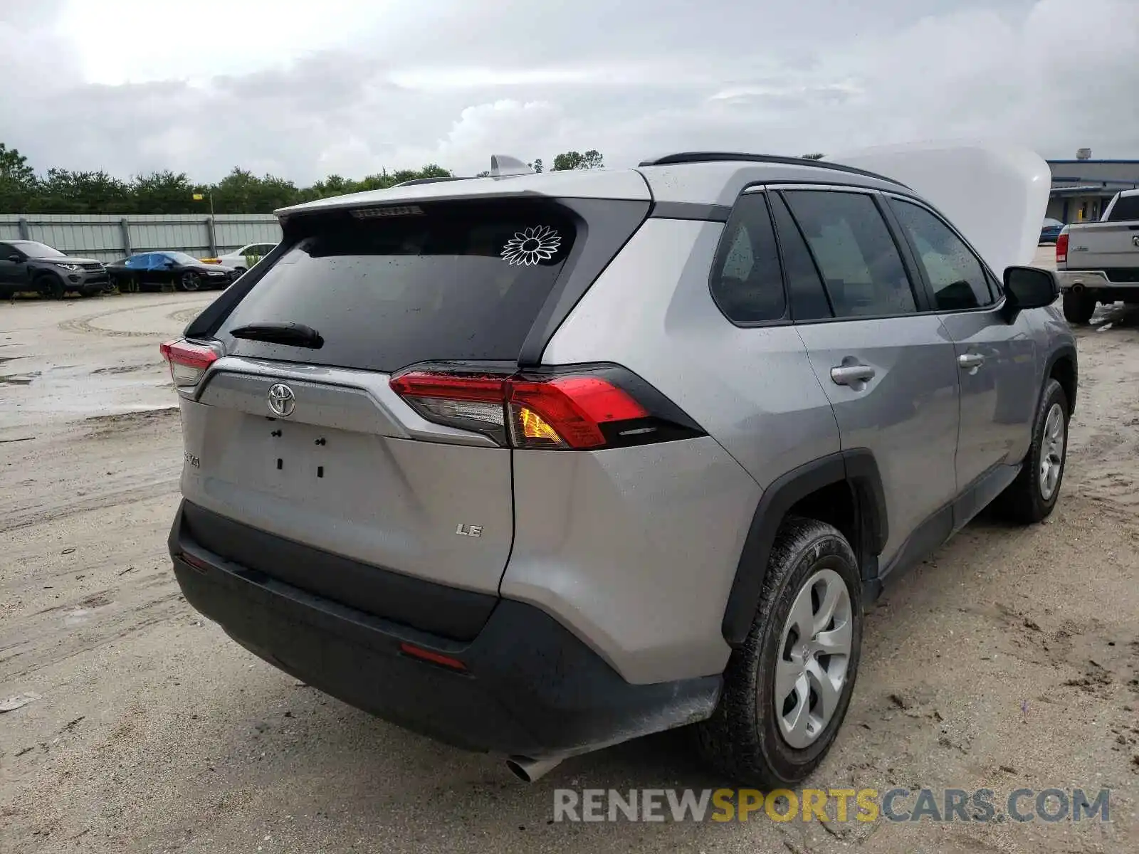 4 Photograph of a damaged car 2T3H1RFV5MC099263 TOYOTA RAV4 2021