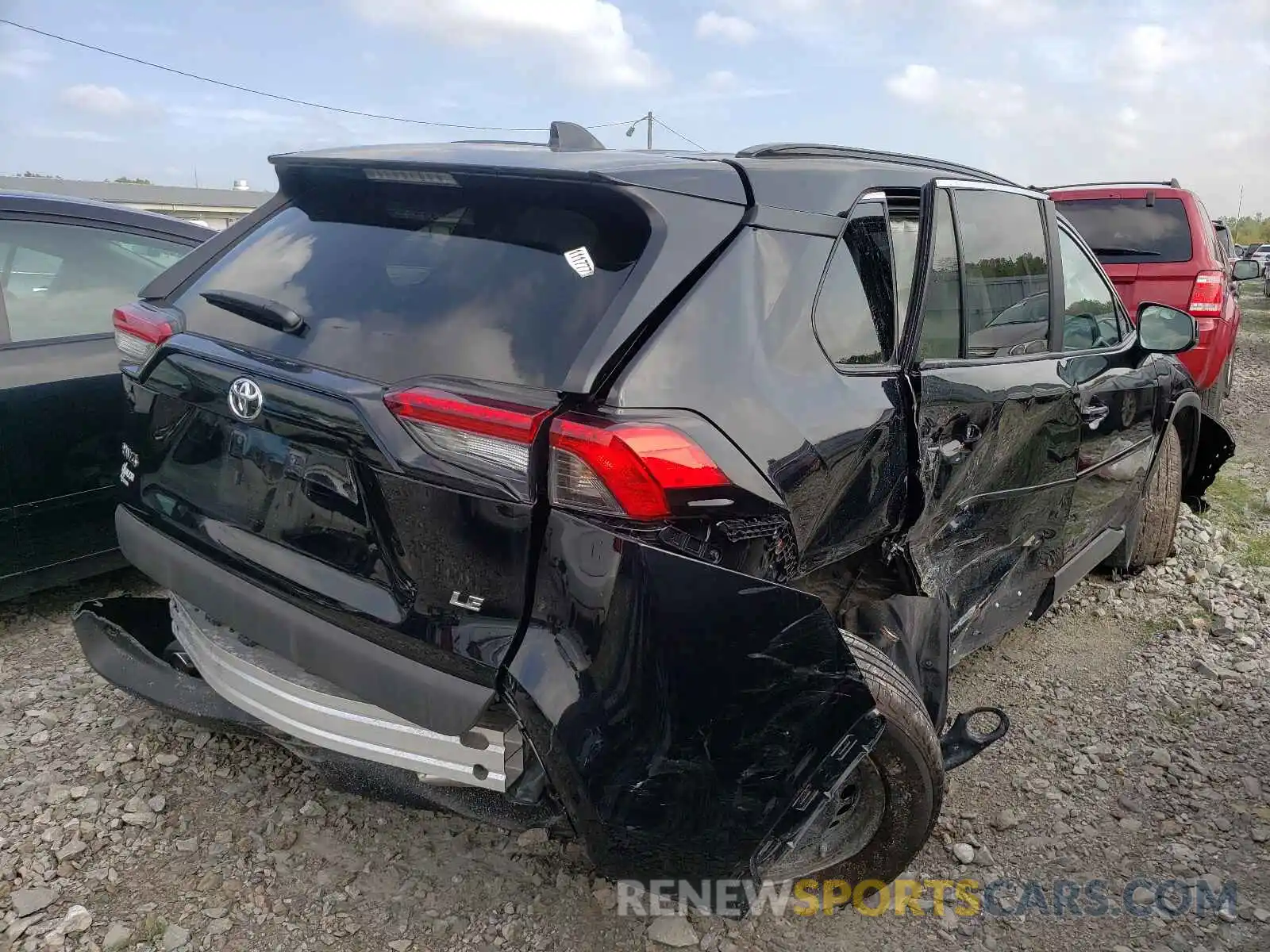 4 Photograph of a damaged car 2T3H1RFV5MC103814 TOYOTA RAV4 2021