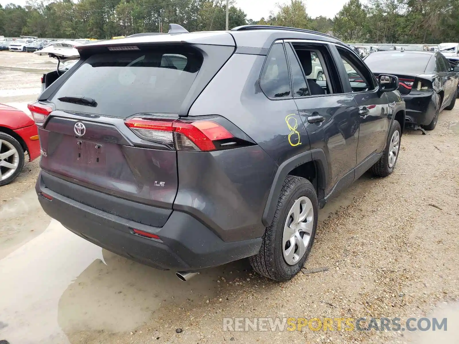 4 Photograph of a damaged car 2T3H1RFV5MC108527 TOYOTA RAV4 2021