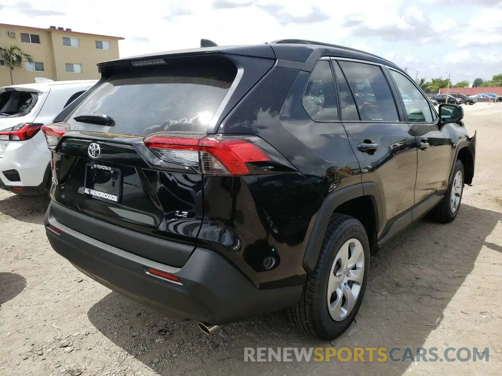 4 Photograph of a damaged car 2T3H1RFV5MC110441 TOYOTA RAV4 2021