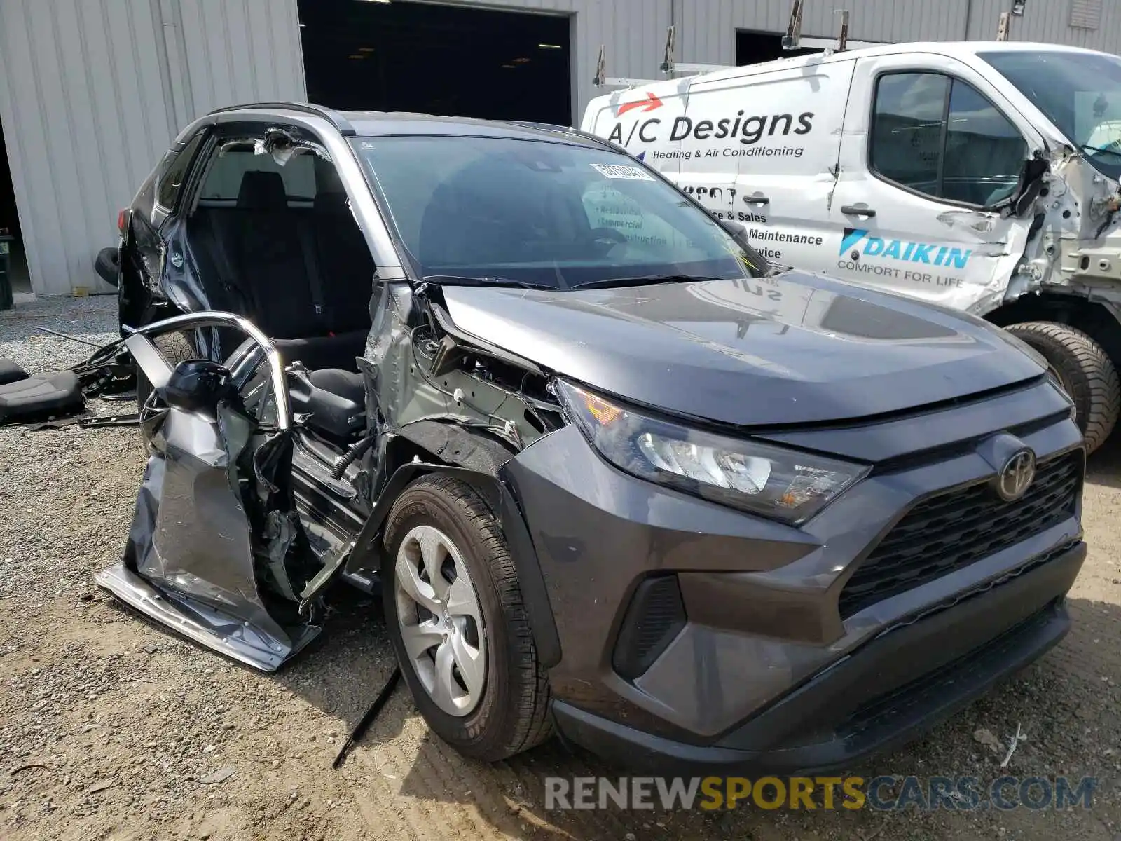 1 Photograph of a damaged car 2T3H1RFV5MC117020 TOYOTA RAV4 2021