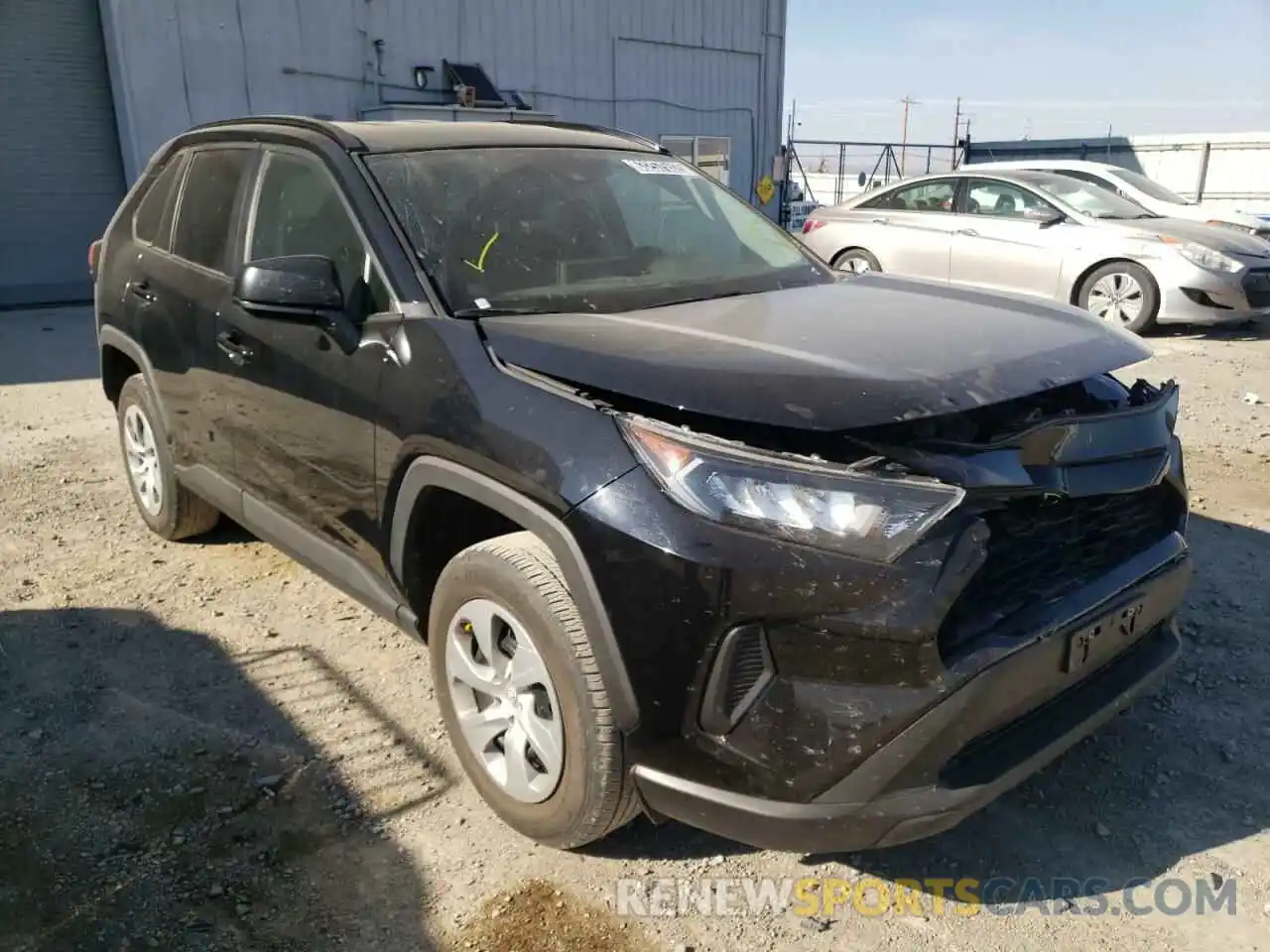 1 Photograph of a damaged car 2T3H1RFV5MC120144 TOYOTA RAV4 2021